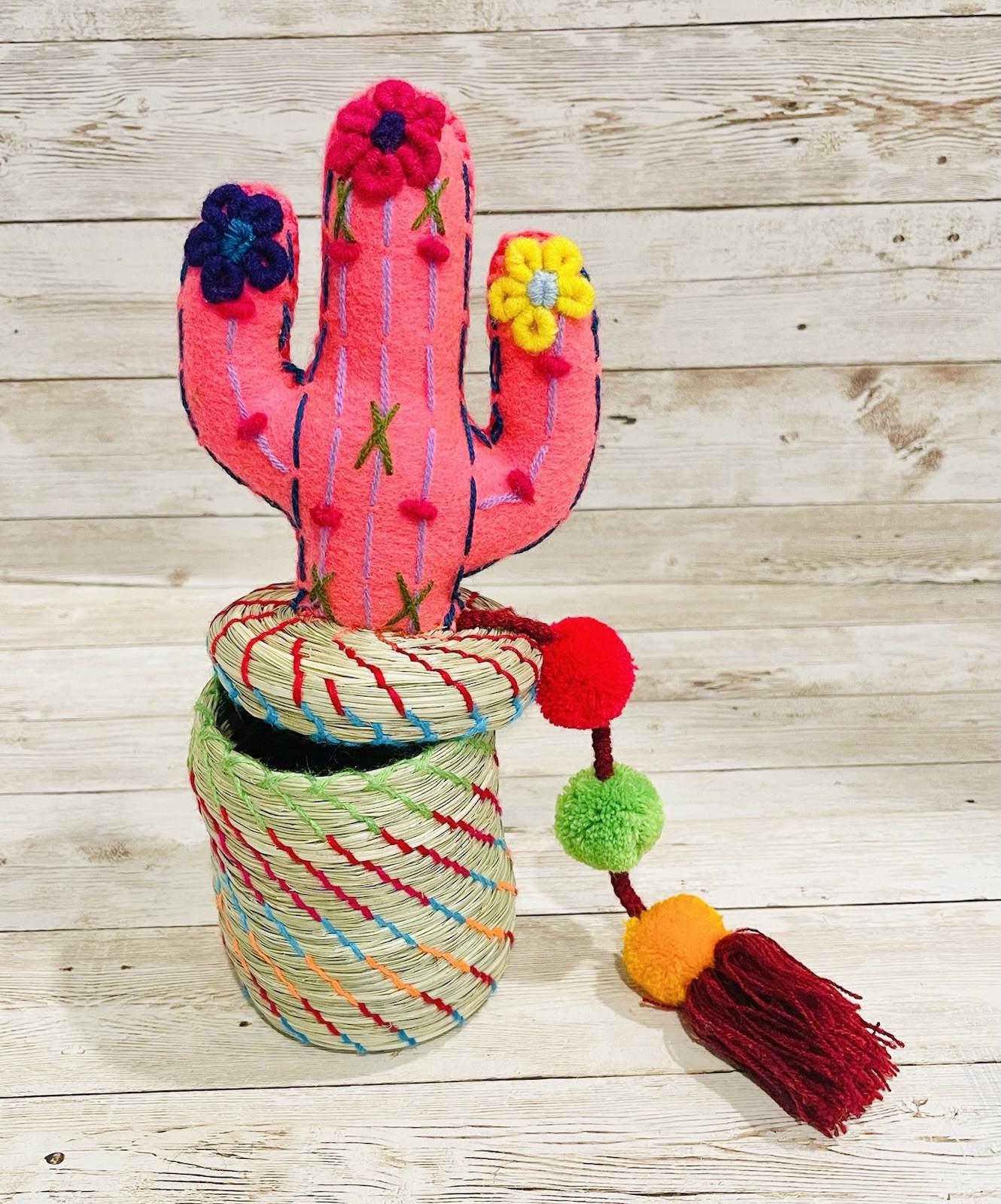 Joyero Artesanal Mexicano de Pompom Cacti Mexican Artesanal Cacti Jewelry Box
