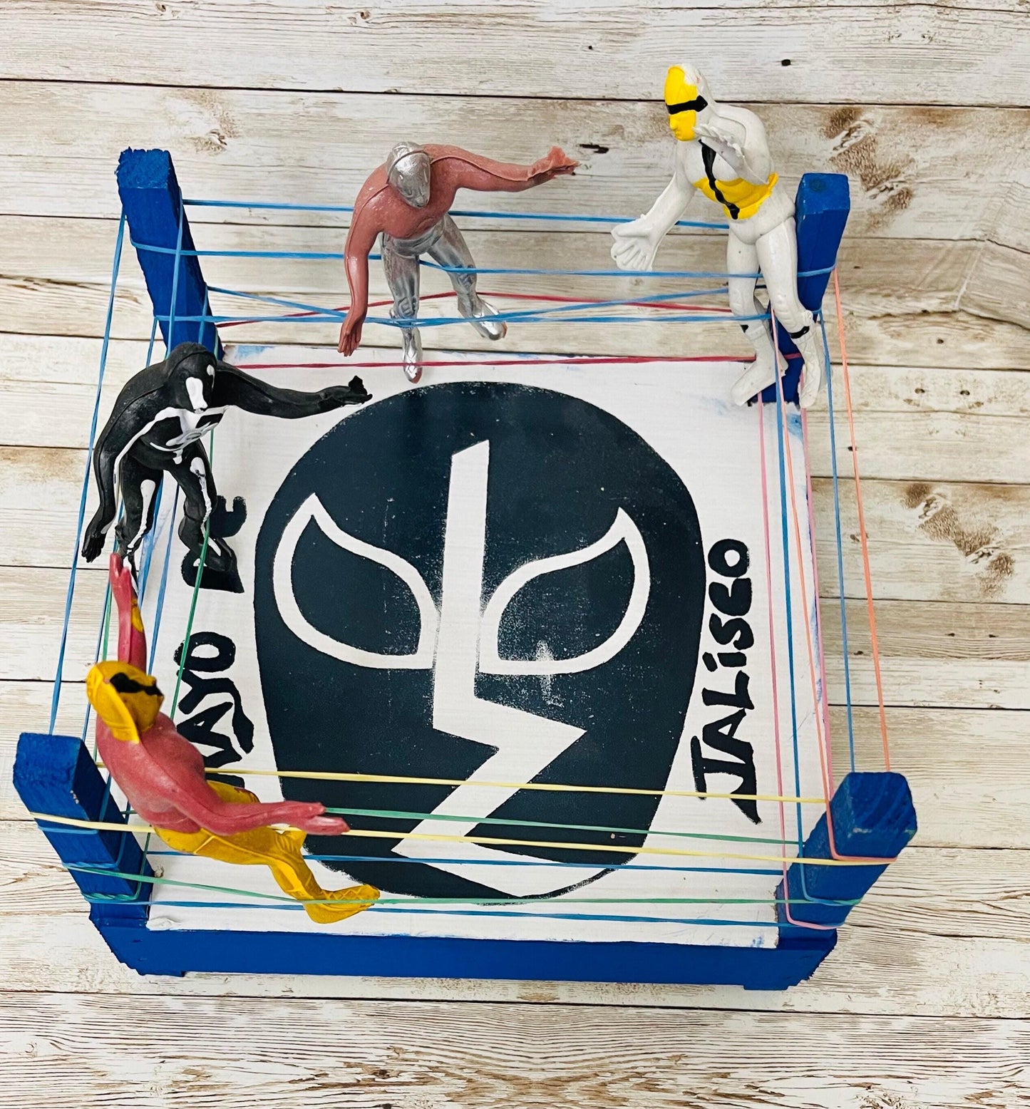 Mexican Lucha Libre Toy Wrestler Fighting Ring with 4 Luchadores Ring de Luchadores con 4 Figuras