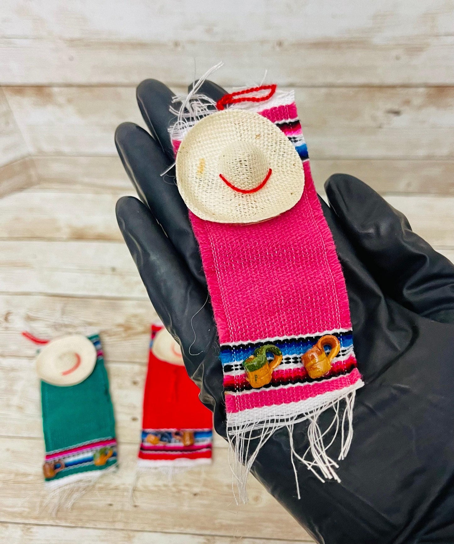 Mexican Sarape Hat with Mini Jarritos Party Favors Sarapes con Sombrero y Jarritos en Miniatura