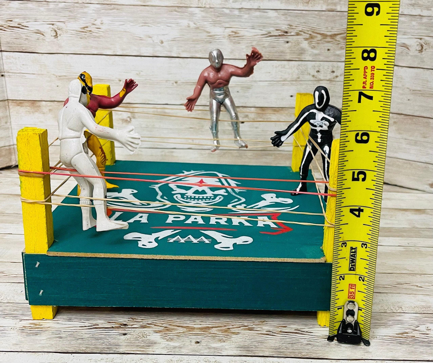 Mexican Lucha Libre Toy Wrestler Fighting Ring with 4 Luchadores Ring de Luchadores con 4 Figuras