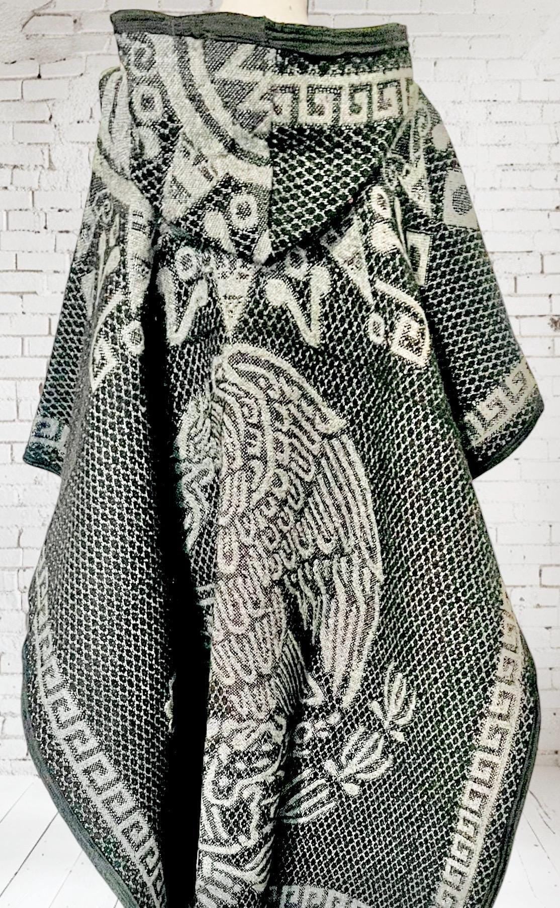 Poncho Azteca con Guerrero y Escudo Nacional Double Sided Aztec Calendar Poncho
