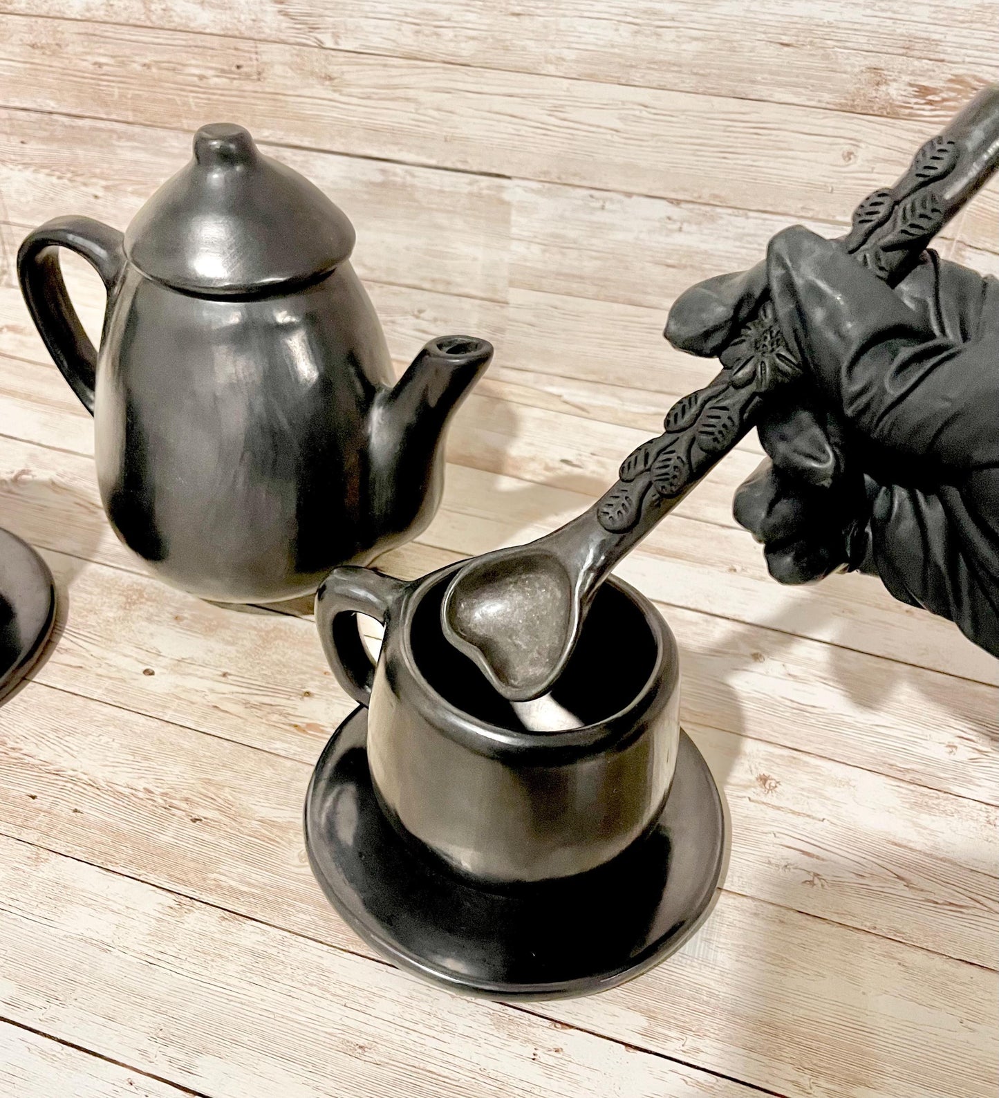 Black Oaxacan Mexican Clay Coffee Tea Pot with 2 Mugs, Plates & Sugar Spoon 1 Tetera de Barro Negro Con 2 Tazas Plato y Cuchara Azucarera