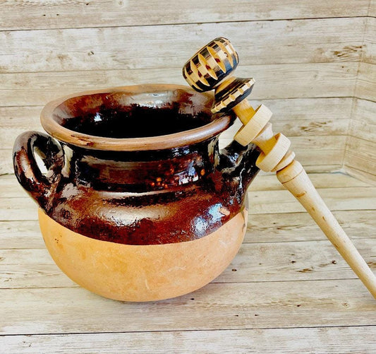 Olla de Barro Vidriado Chocolatera con 1 Molinillo de Madera Terra Cota Hot Chocolote Pot 6 inches Tall & 1  Wood Hot Chocolate Grinder