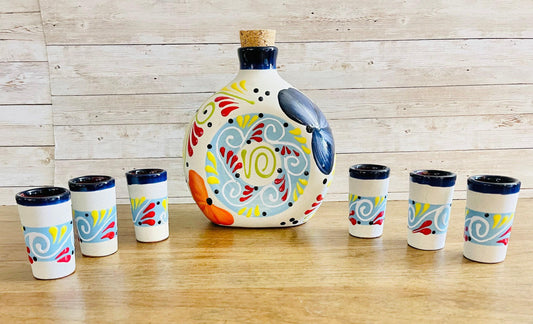 Terra Cotta Mexican Art Pottery Decanter With 6 Tequila Shot Glasses Licorera Artesanal Mexicana con 6 Vasos Tequileros