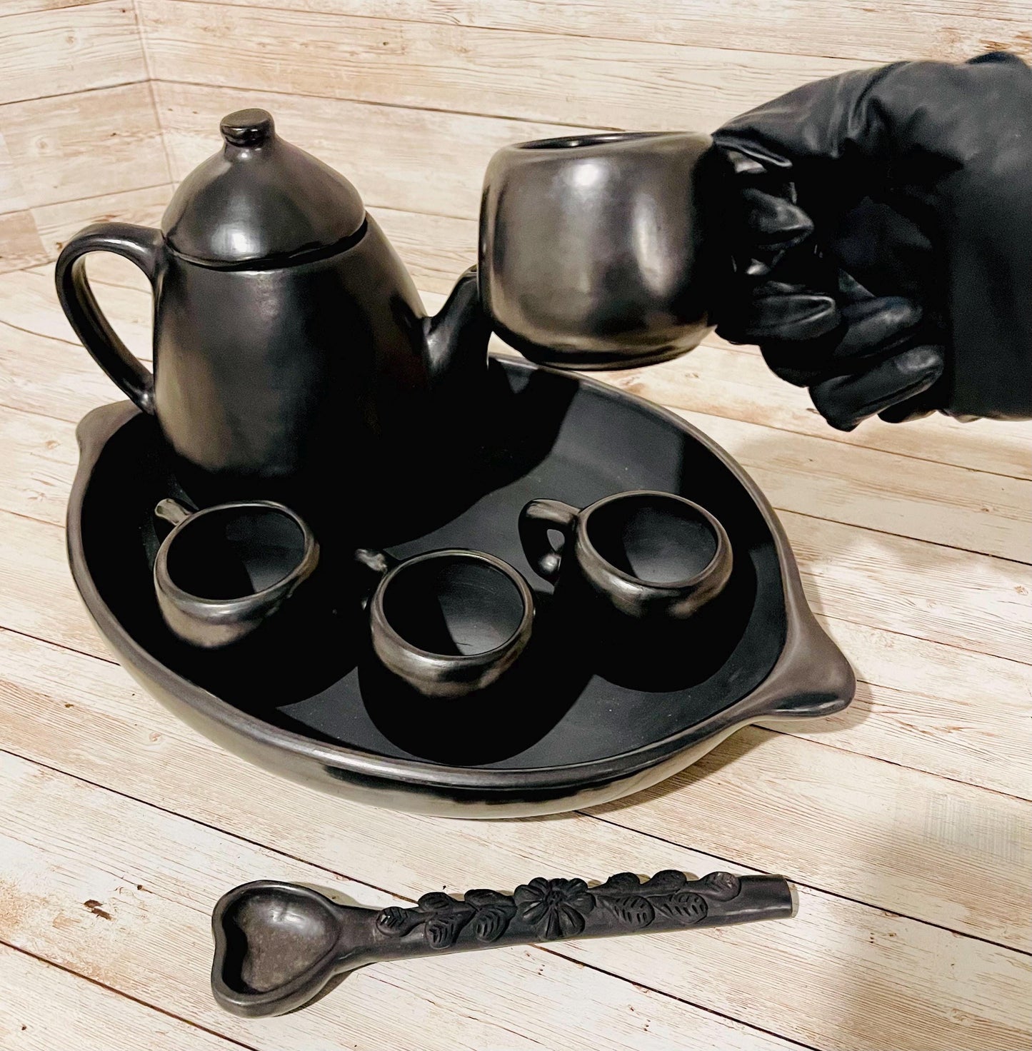Black Oaxacan Mexican Clay Coffee Tea Pot Set with Cups Spoon & Holding Plate Tetera Artesanal de Barro Negro Artesanal Tazas y Plato Oaxaca