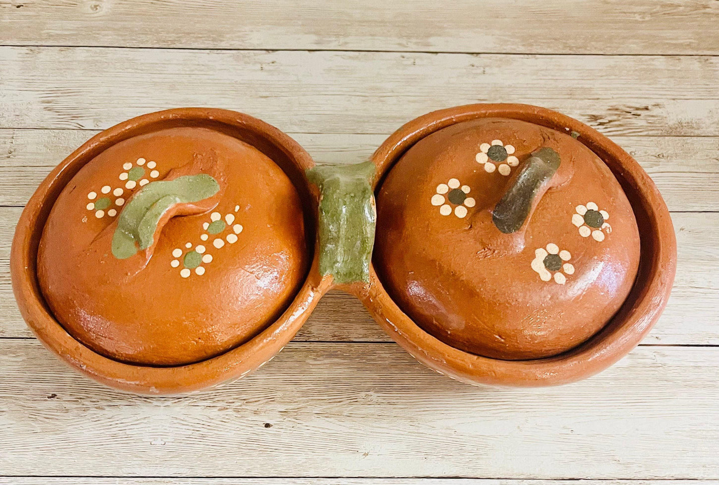 Terracotta Salsa Holder 2, 3 & 4 Trays with Lid Salsero de Barro con 2, 3 y 4 Cazuelitas con Tapa