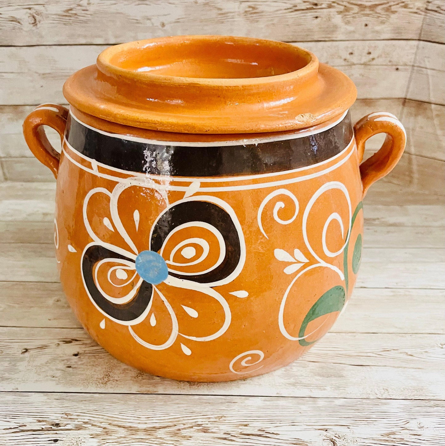 Olla de Barro Decorada con Tapa Clay Pot with lid Fits Up 128 Fluid Ounces Terracota Pot