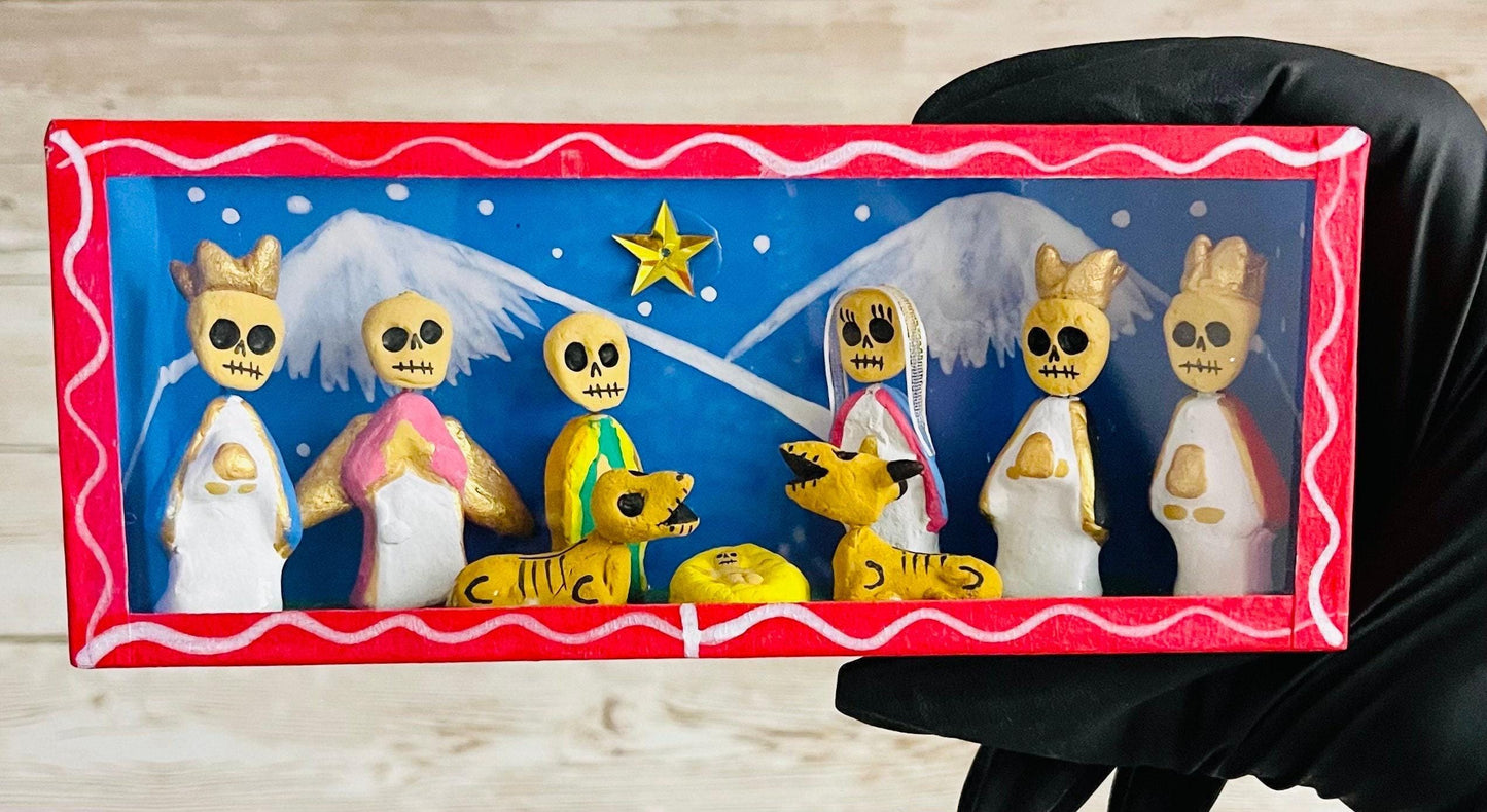 2 Nichos Mexicano De Nacimiento con Vitrina 2 Mexican Nativity Scenes Shadow Box