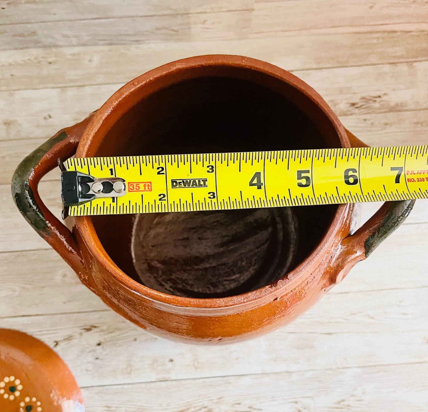 Olla de Barro Decorada con Tapa Clay Pot with lid Fits Up 128 Fluid Ounces Terracota Pot