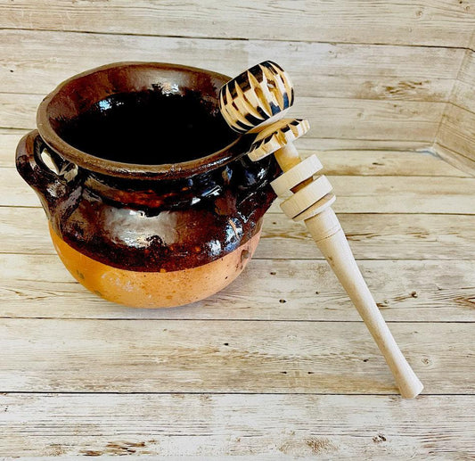 Taza/Olla Barro Vidriado Chocolatera y 1 Molinillo  Madera Terra Cota Hot Chocolote Personal Cup 5 in. Tall & 1 Wood Hot Chocolate Grinder