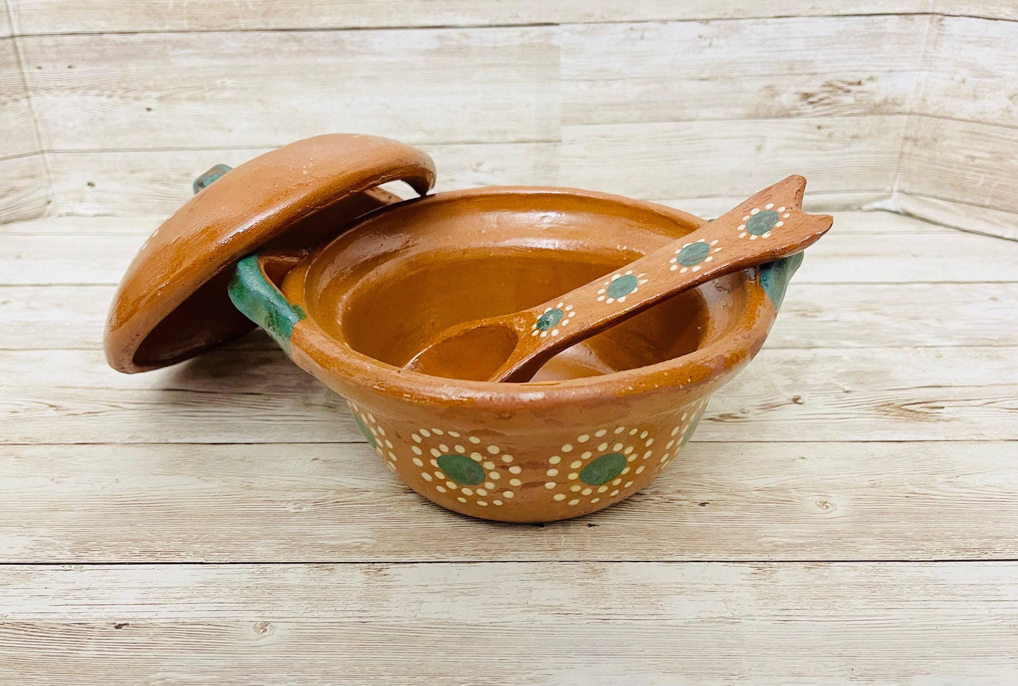 Mexican Casserole with Lid and Spoon Cazuela de Barro con Tapa y Cuchara