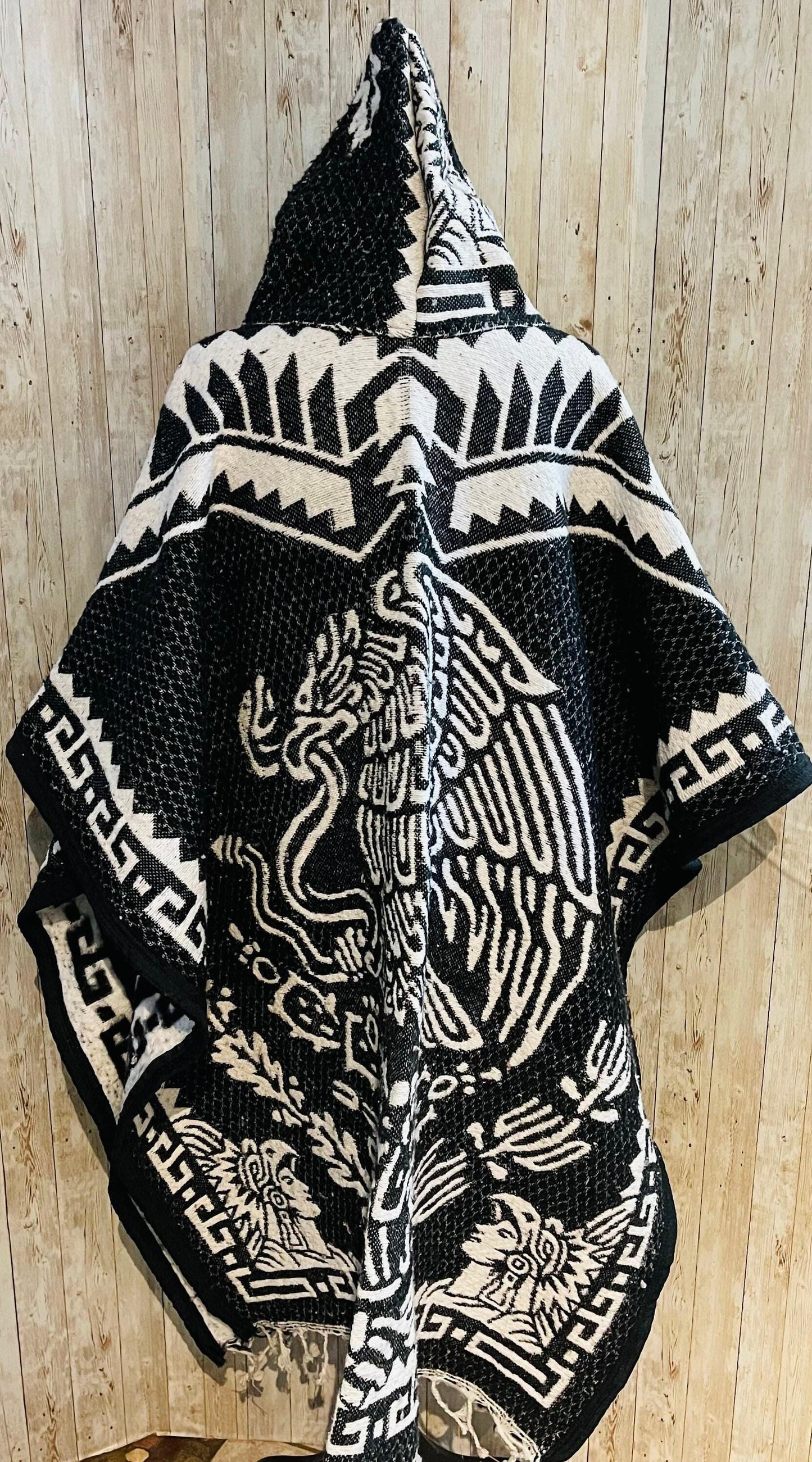 Poncho Calendario Azteca con Guerrero Azteca Double Sided Aztec Calendar Poncho