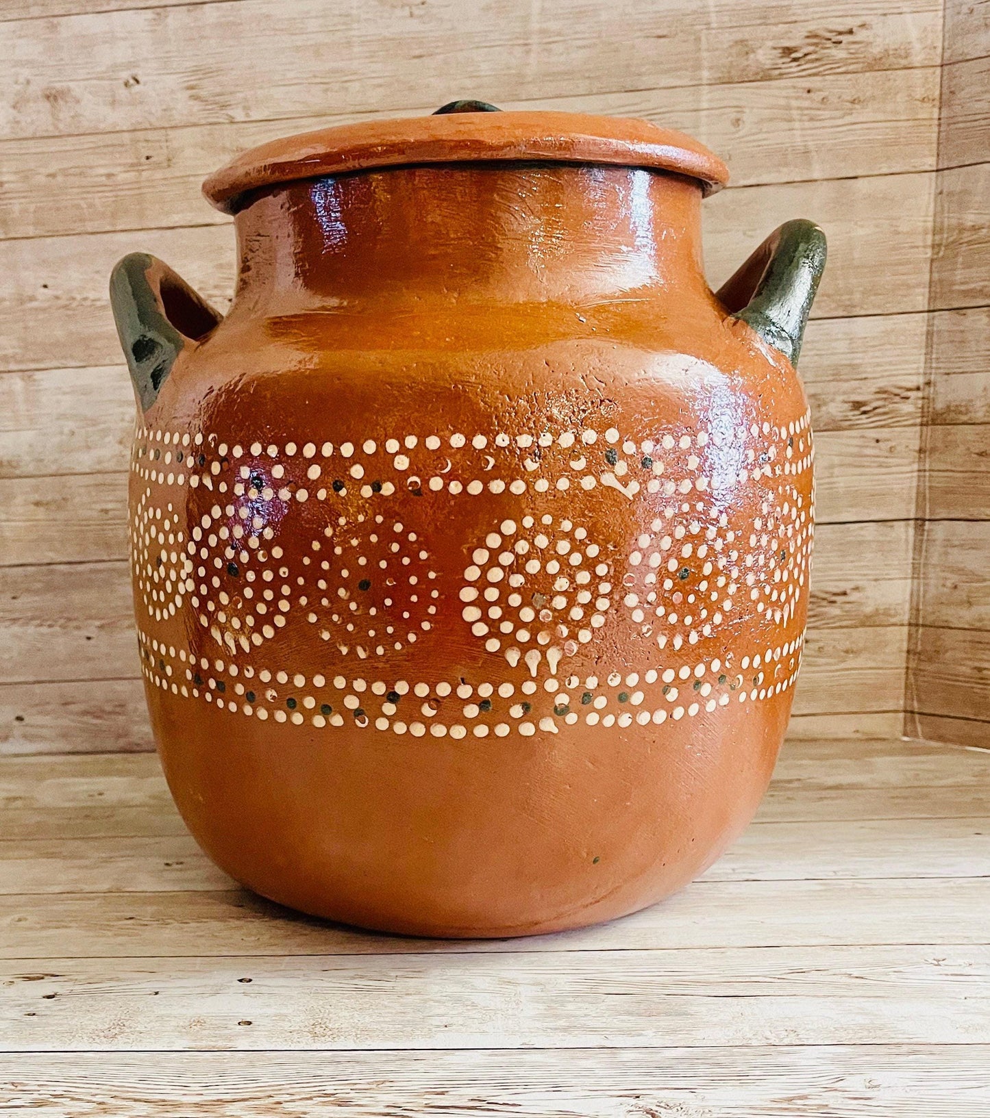 Olla de Barro Decorada con Tapa Clay Pot with lid Fits Up To 256 Fluid Oz Terracota Pot