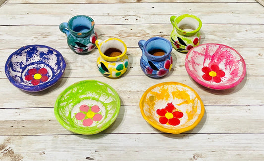 4 Platitos con 4 Tazitas de Barro Mexicano Chico 4 Small Mexican Clay Plate and 4 Terra Cota Clay Cups