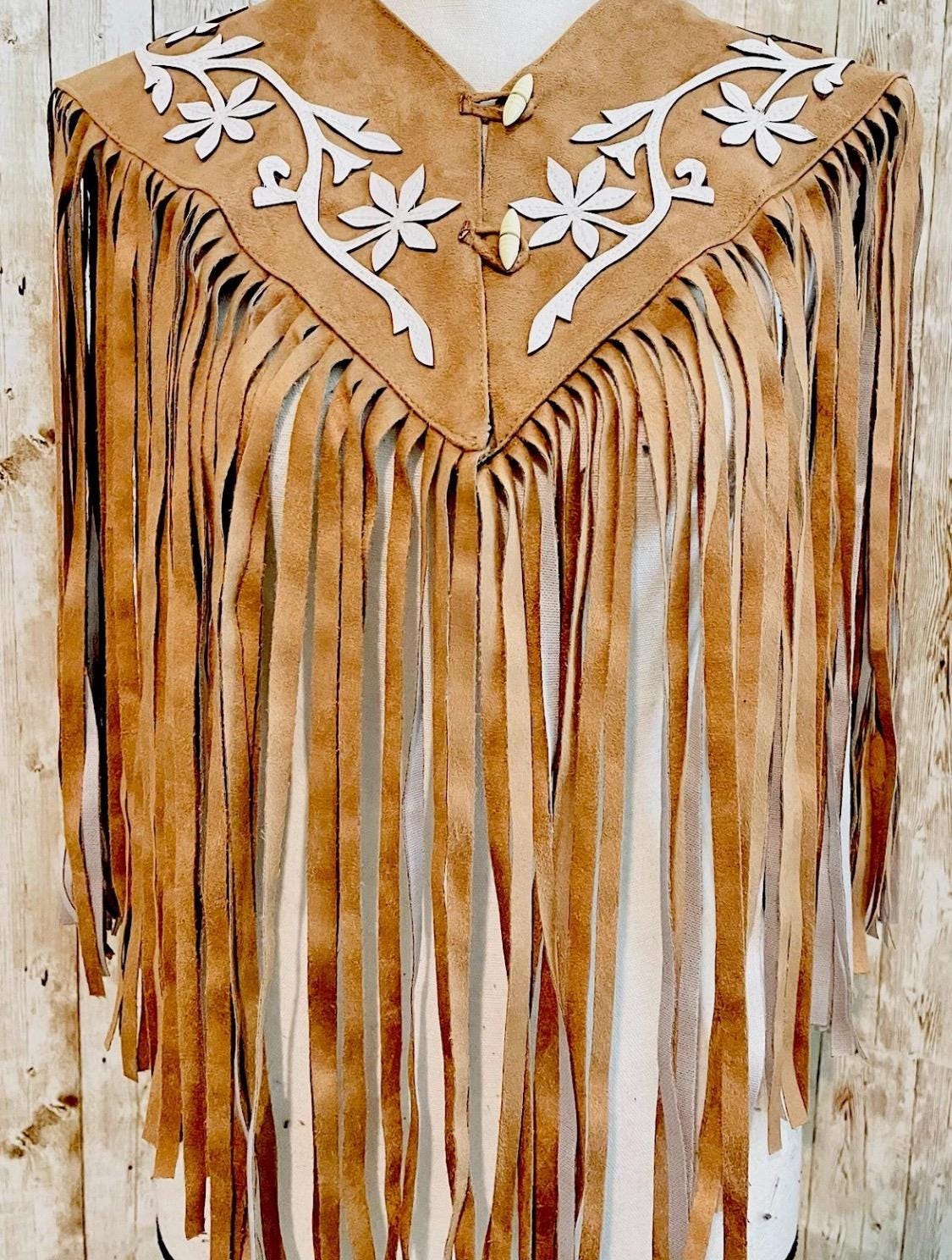 Cowboy Western Shoulder Cape with Fringes Chaleco/Capa Vaquero con Flecos Large/XL