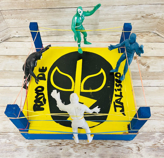 Mexican Lucha Libre Toy Wrestler Fighting Ring with 4 Luchadores Ring de Luchadores con 4 Figuras