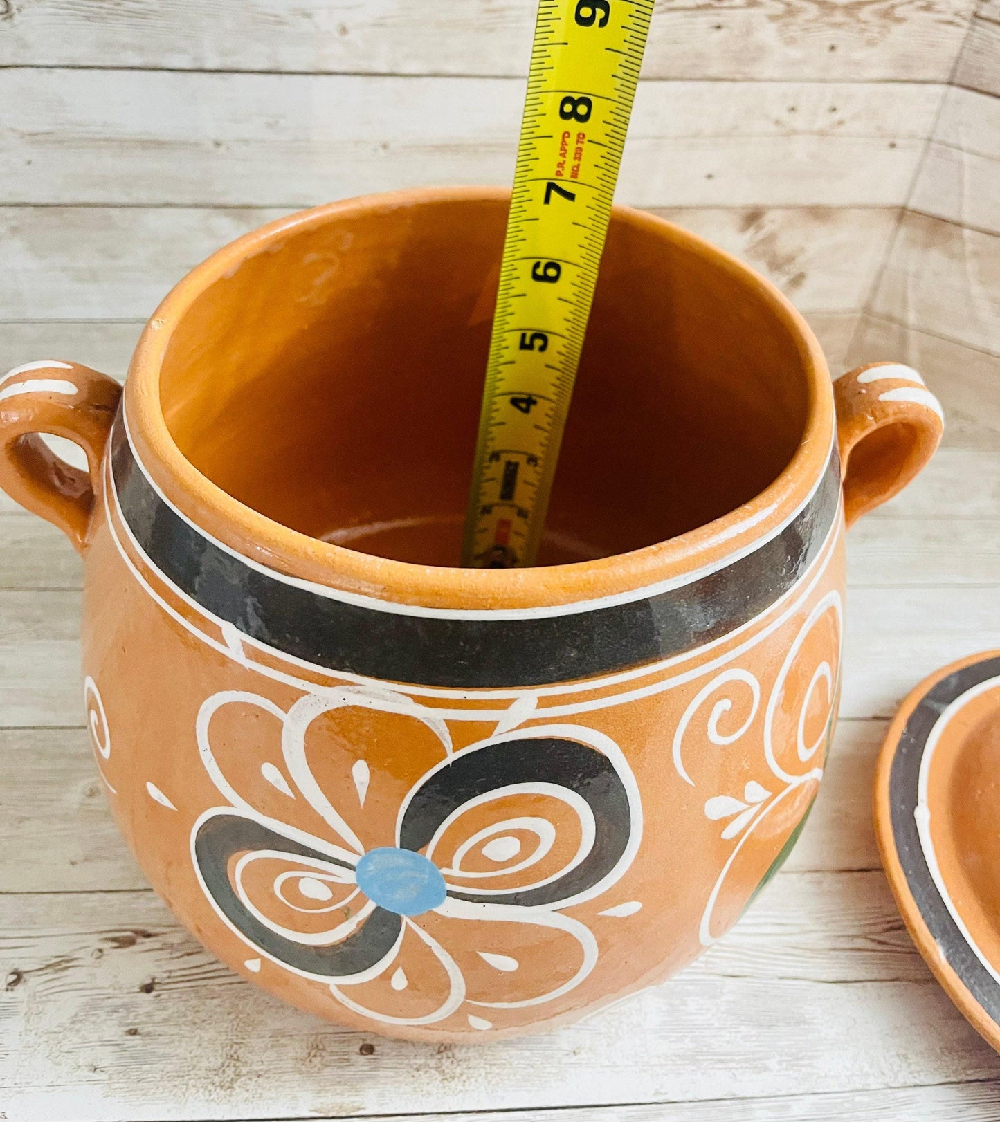 Olla de Barro Decorada con Tapa Clay Pot with lid Fits Up 128 Fluid Ounces Terracota Pot