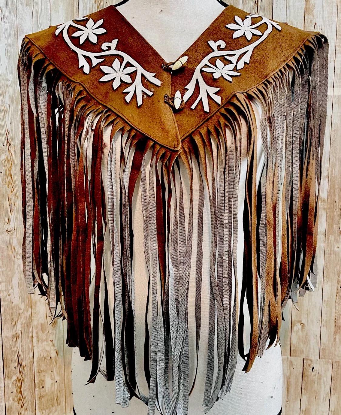 Cowboy Western Shoulder Cape with Fringes Chaleco/Capa Vaquero con Flecos Large/XL