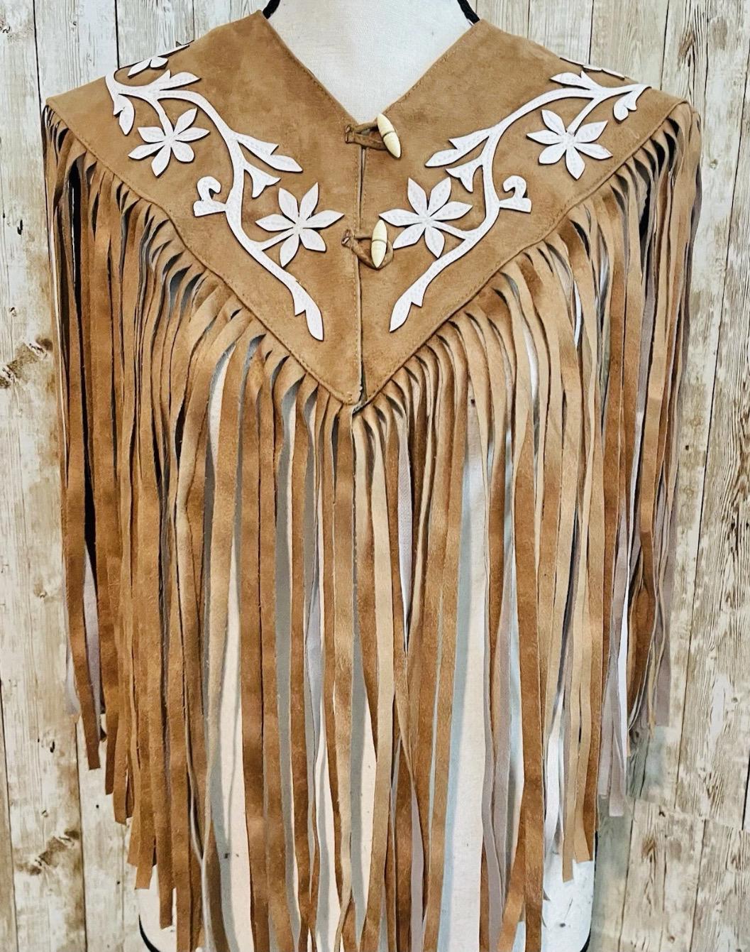 Cowboy Western Shoulder Cape with Fringes Chaleco/Capa Vaquero con Flecos Large/XL
