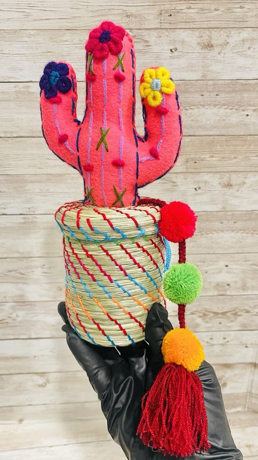 Joyero Artesanal Mexicano de Pompom Cacti Mexican Artesanal Cacti Jewelry Box