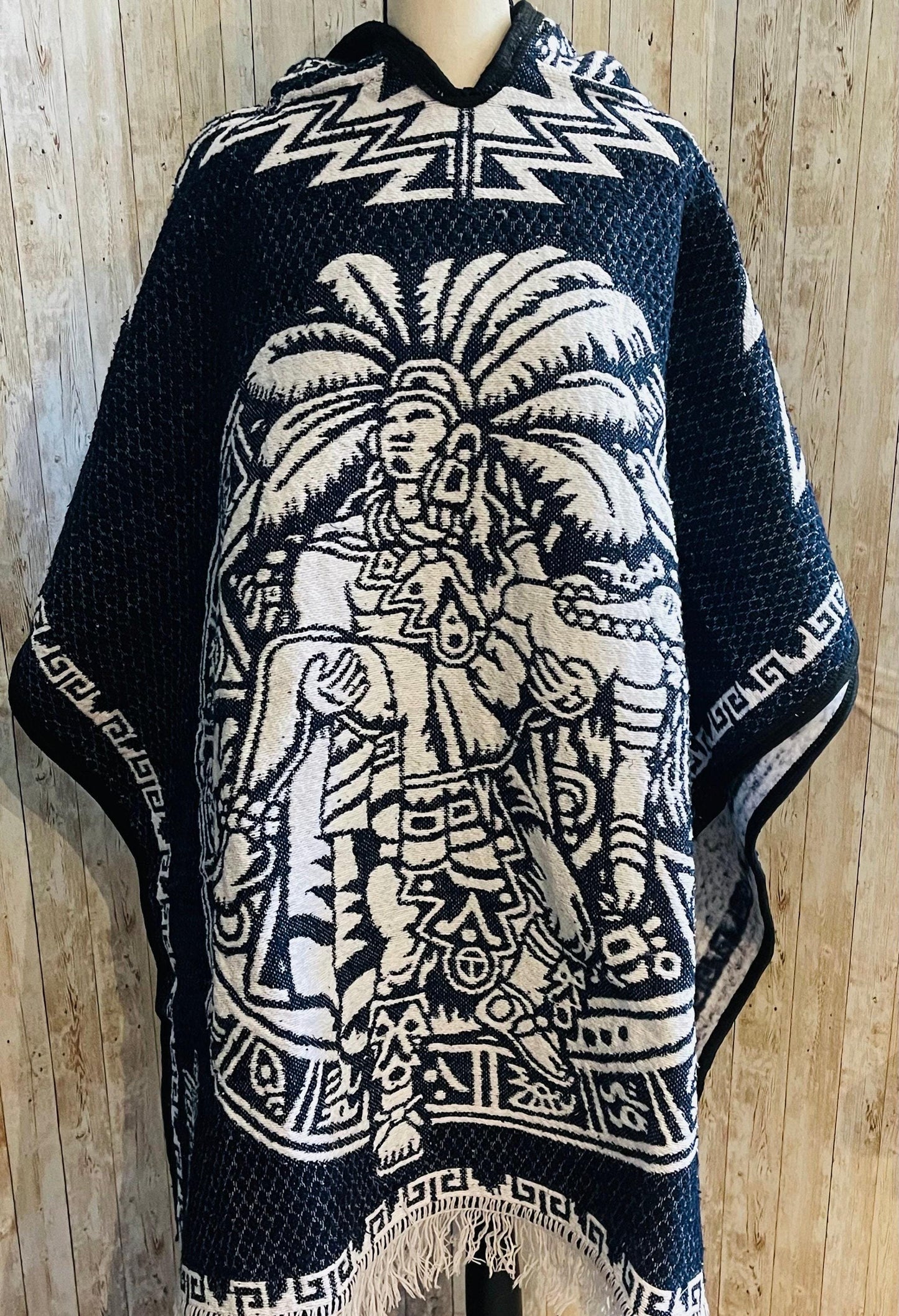 Mexican Poncho Aztec Calendar Poncho Gavan Calendario Azteca con Amor Eterno