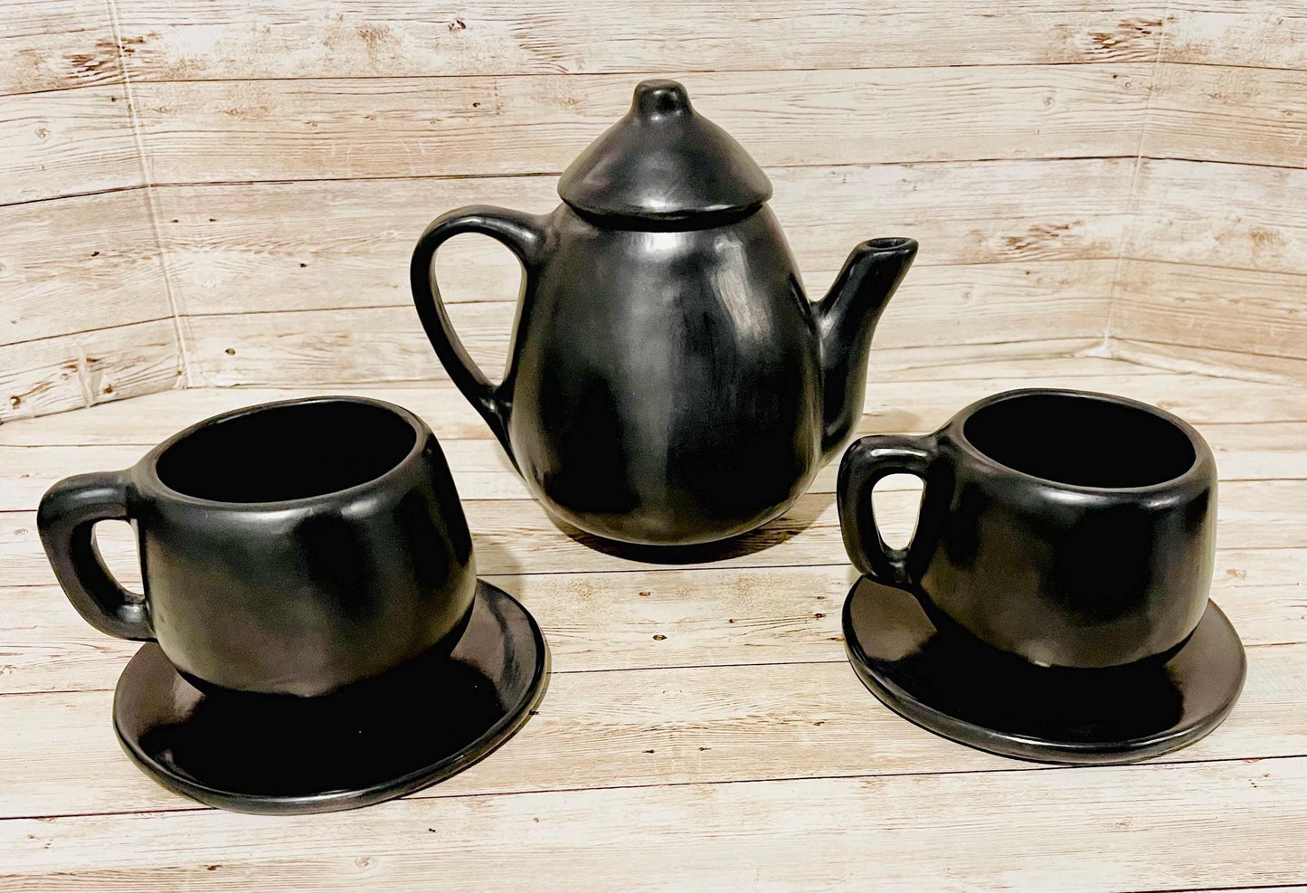 Black Oaxacan Mexican Clay Coffee Tea Pot with 2 Mugs, Plates & Sugar Spoon 1 Tetera de Barro Negro Con 2 Tazas Plato y Cuchara Azucarera