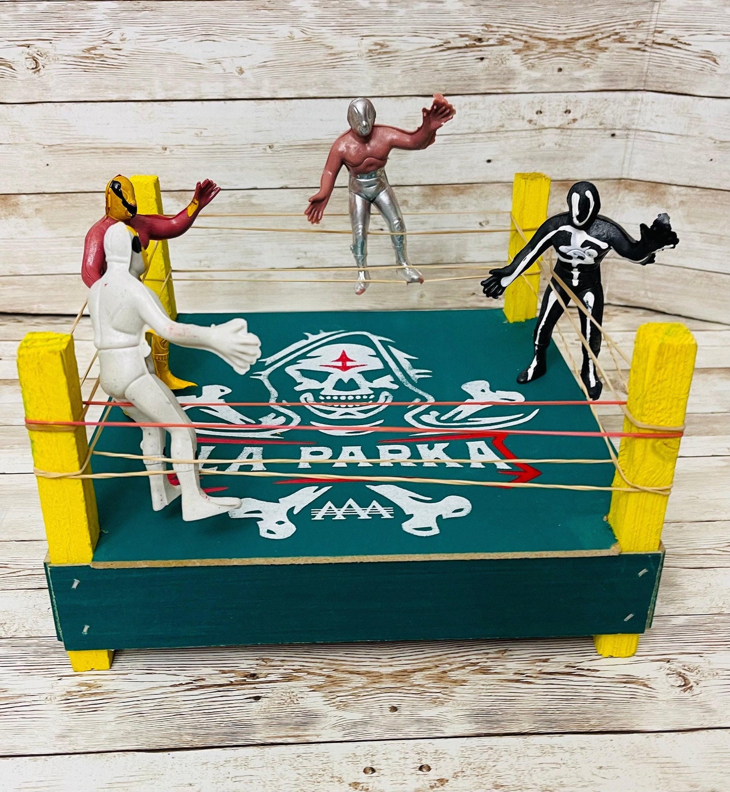 Mexican Lucha Libre Toy Wrestler Fighting Ring with 4 Luchadores Ring de Luchadores con 4 Figuras