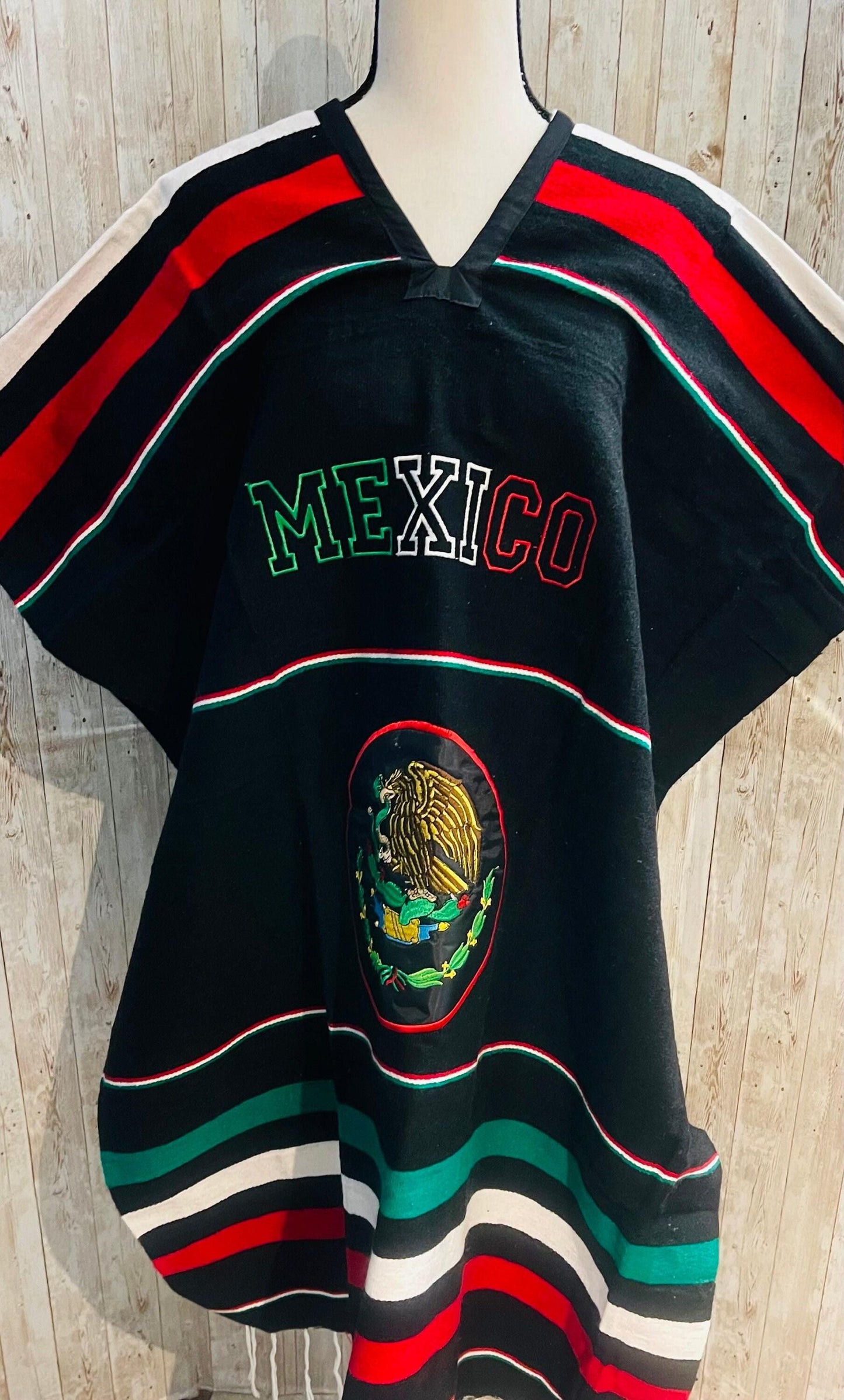 Mexican Poncho Gavan De Calendario Azteca y Guerrero Mexican PONCHO Aztec Calendar/Warrior