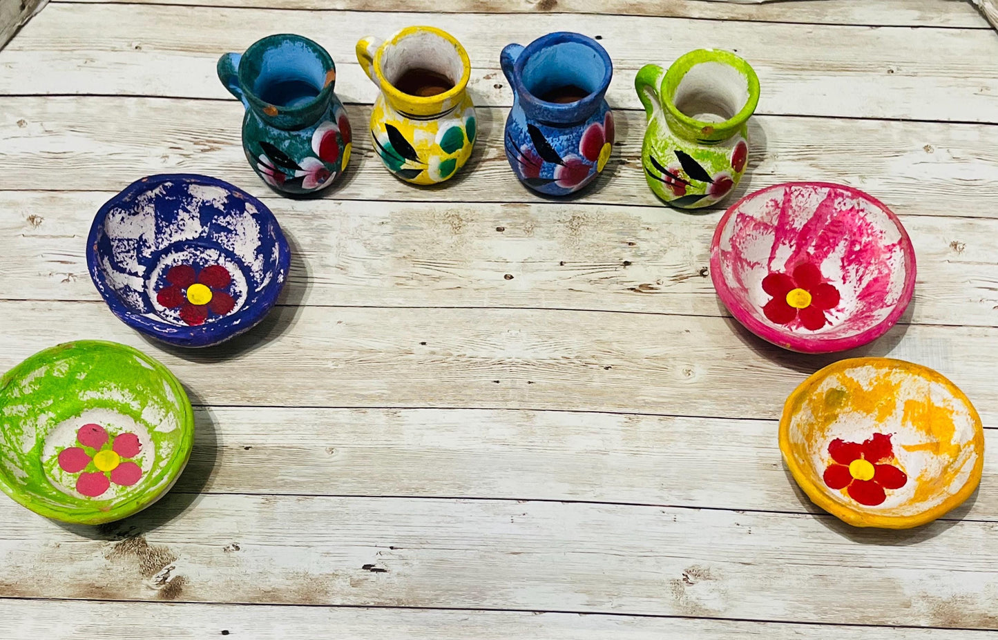 4 Platitos con 4 Tazitas de Barro Mexicano Chico 4 Small Mexican Clay Plate and 4 Terra Cota Clay Cups