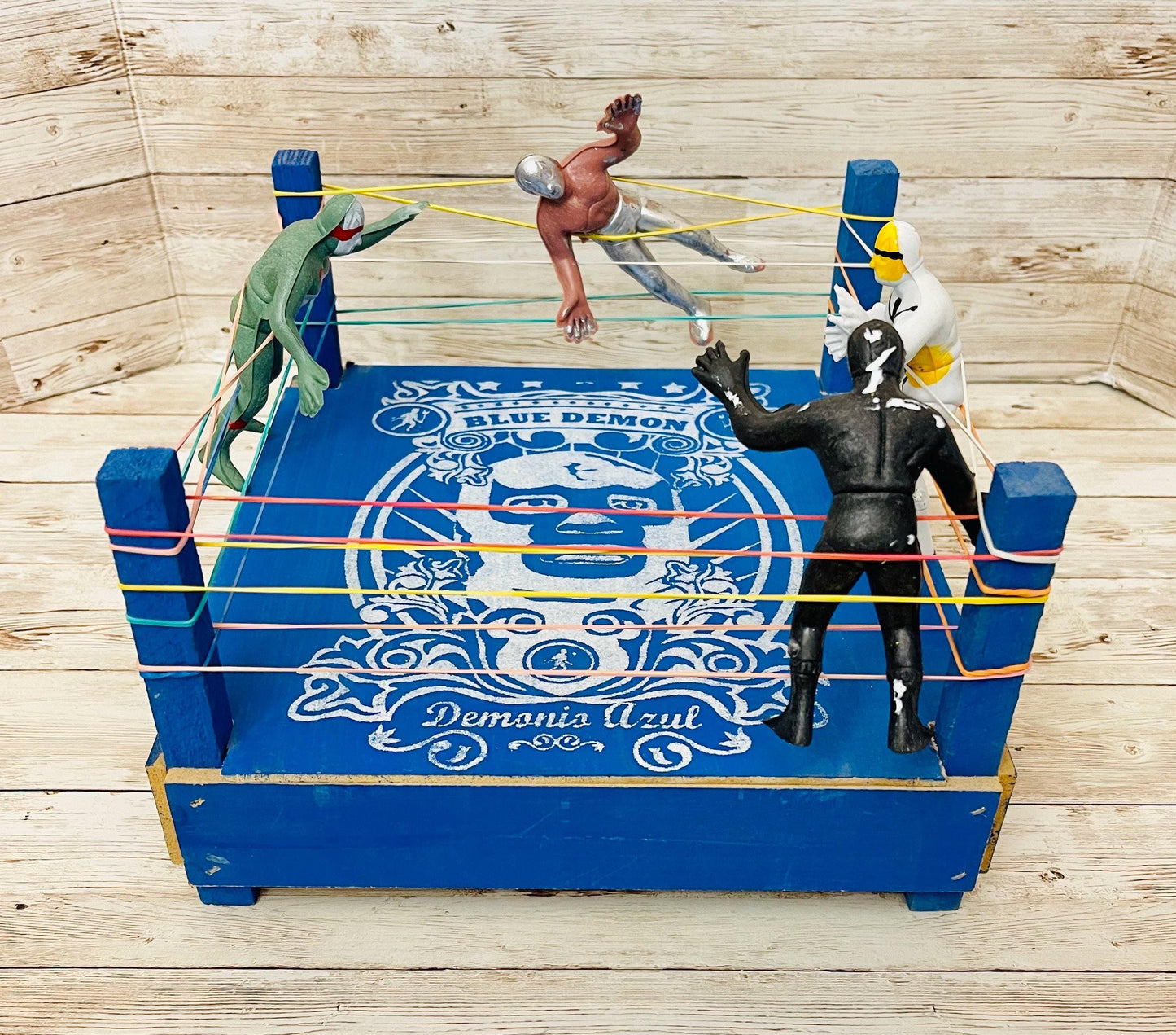 Mexican Lucha Libre Toy Wrestler Fighting Ring with 4 Luchadores Ring de Luchadores con 4 Figuras