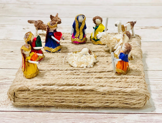 Mini Corn Husk Nativity Set Nacimiento Navideño Mini de Hoja de Maiz 1 Inch Tall