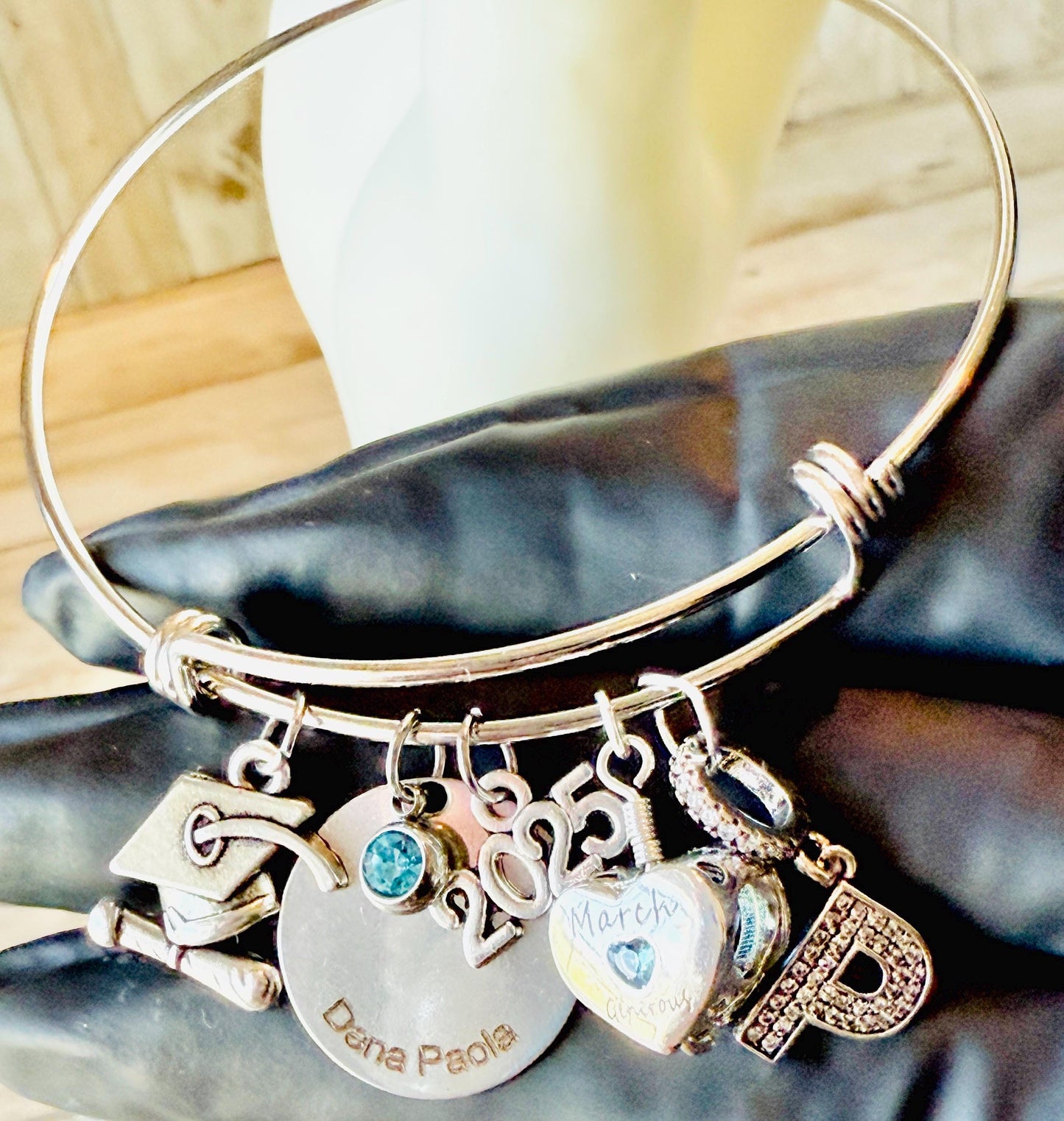 Custom Name Engraved Bangle Bracelet with Birthstone Initial Charm & Birthday Date Pulsera Personalizada Nombre Grabado Piedra Nacimiento