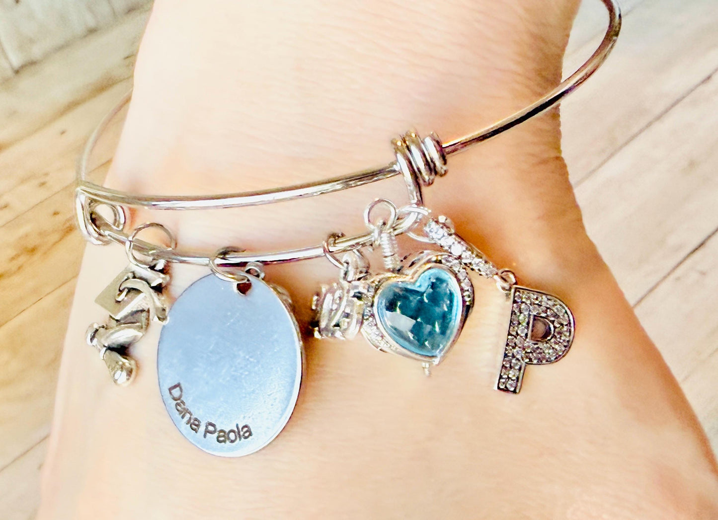 Custom Name Engraved Bangle Bracelet with Birthstone Initial Charm & Birthday Date Pulsera Personalizada Nombre Grabado Piedra Nacimiento