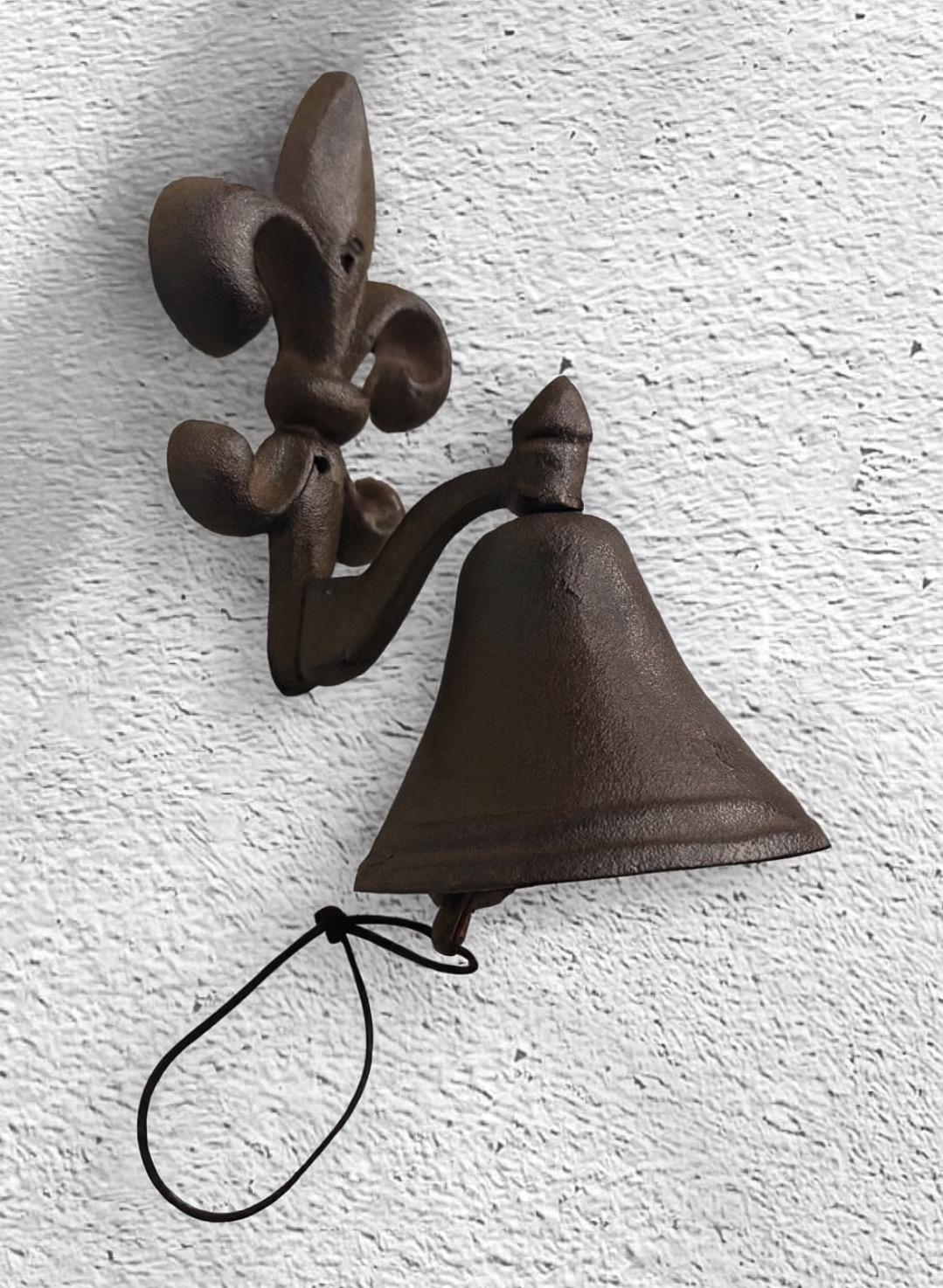 Rustic Vintage Cast Iron Wall Bell Farmhouse Door Bell Outdoor Garden Bell Campana de Hierro Fundido para Pared