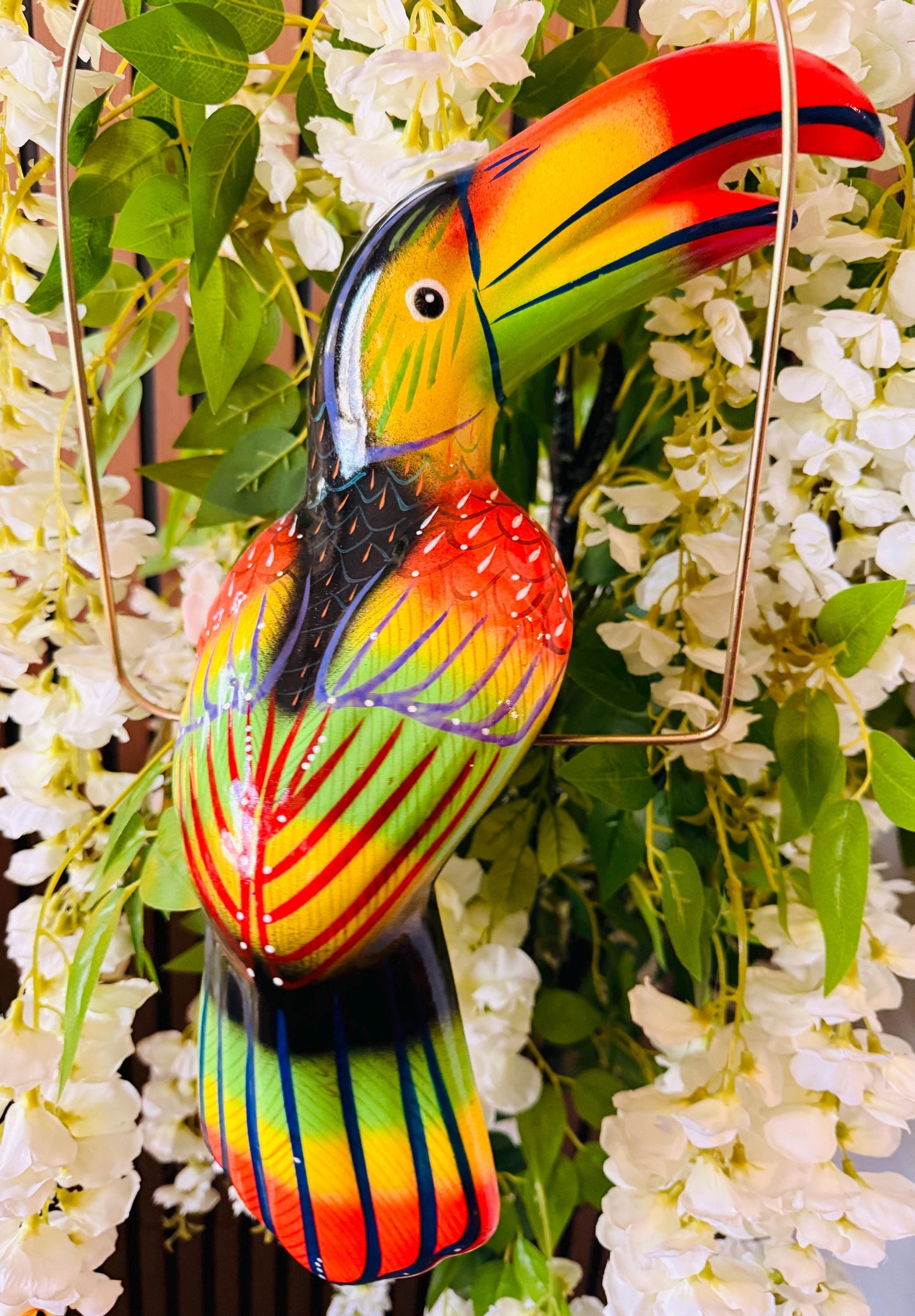 Hanging Exotic Toucan in Ring Mexican Pottery Ceramic Tucan oh Pajaro Mexicano De Cerámica en Su Aro