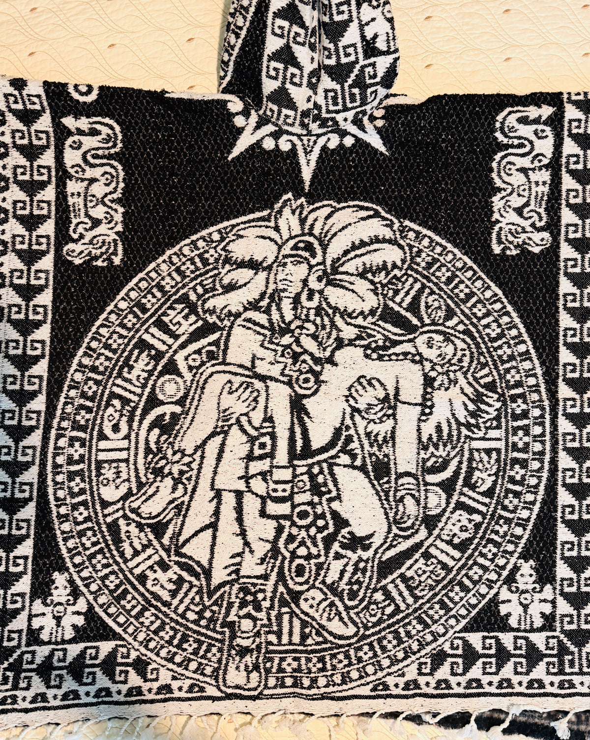Poncho Mexicano  Calendario Azteca Con Gorro Mexican Aztec Calendar Poncho with Hoodie
