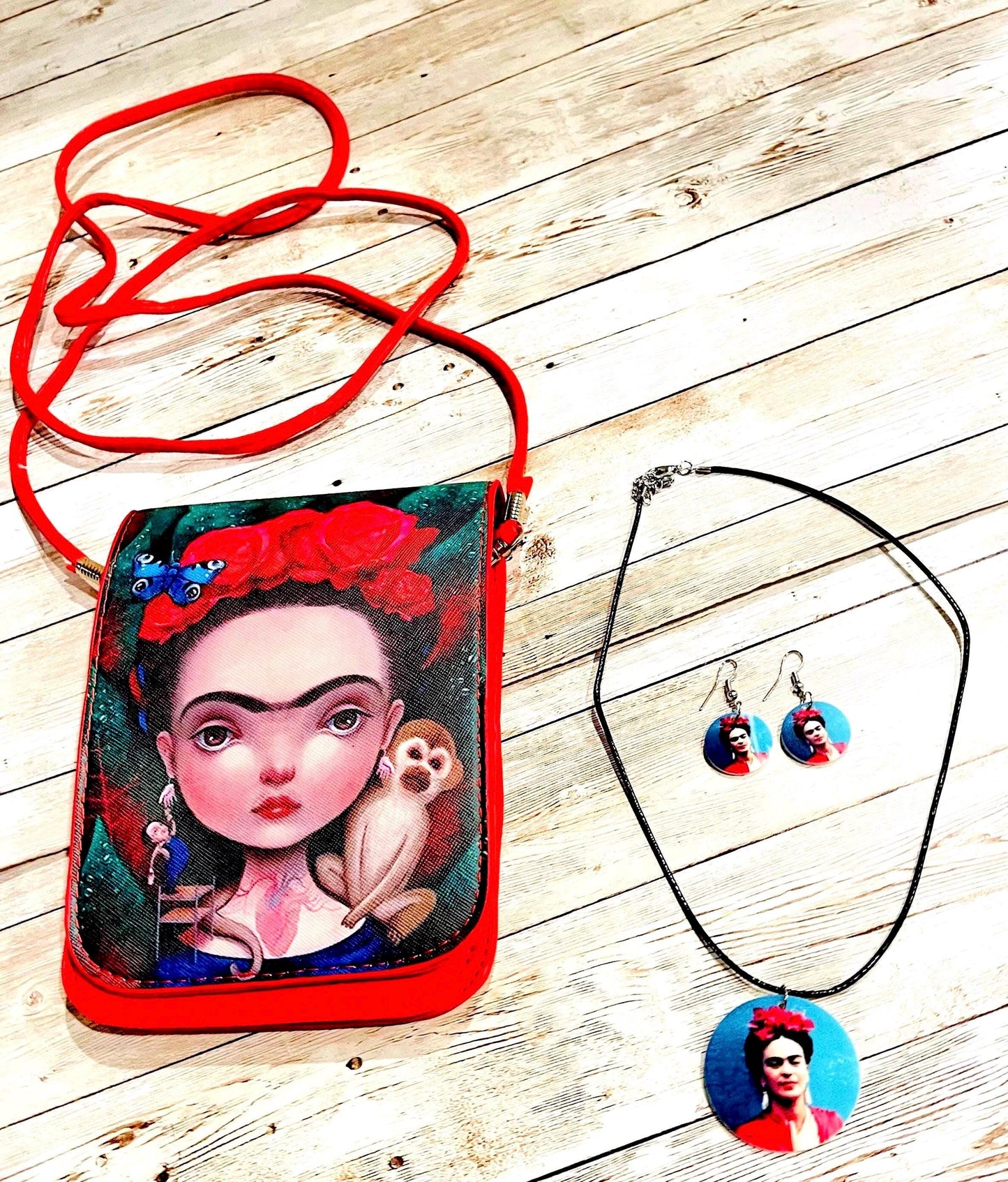 Frida Kahlo Set Purse/Bag Earrings and Necklace Crossbody Bag Set de Collar y Aretes de Frida y Bolsa Tipo Crossbody