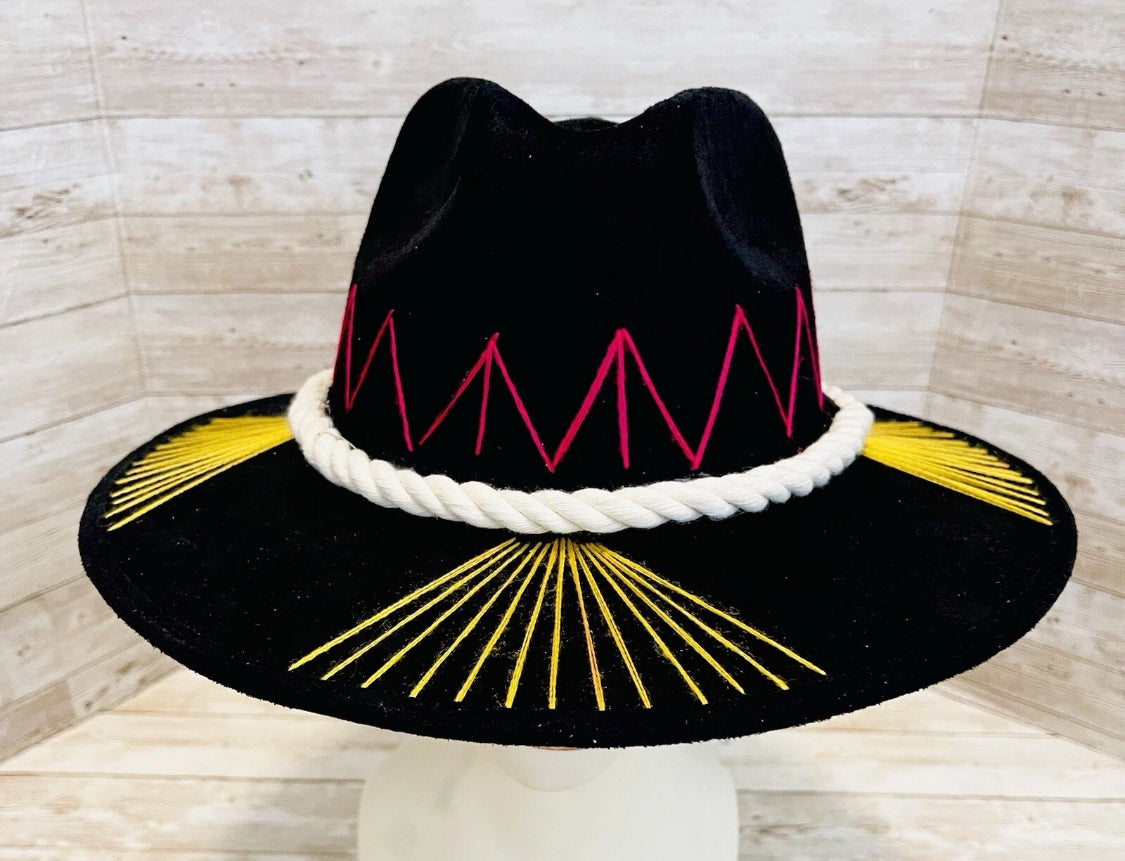 Classic Embroidered Panama Style Hat Medium Sombrero Clásico Tipo Panama con Bordado Fino