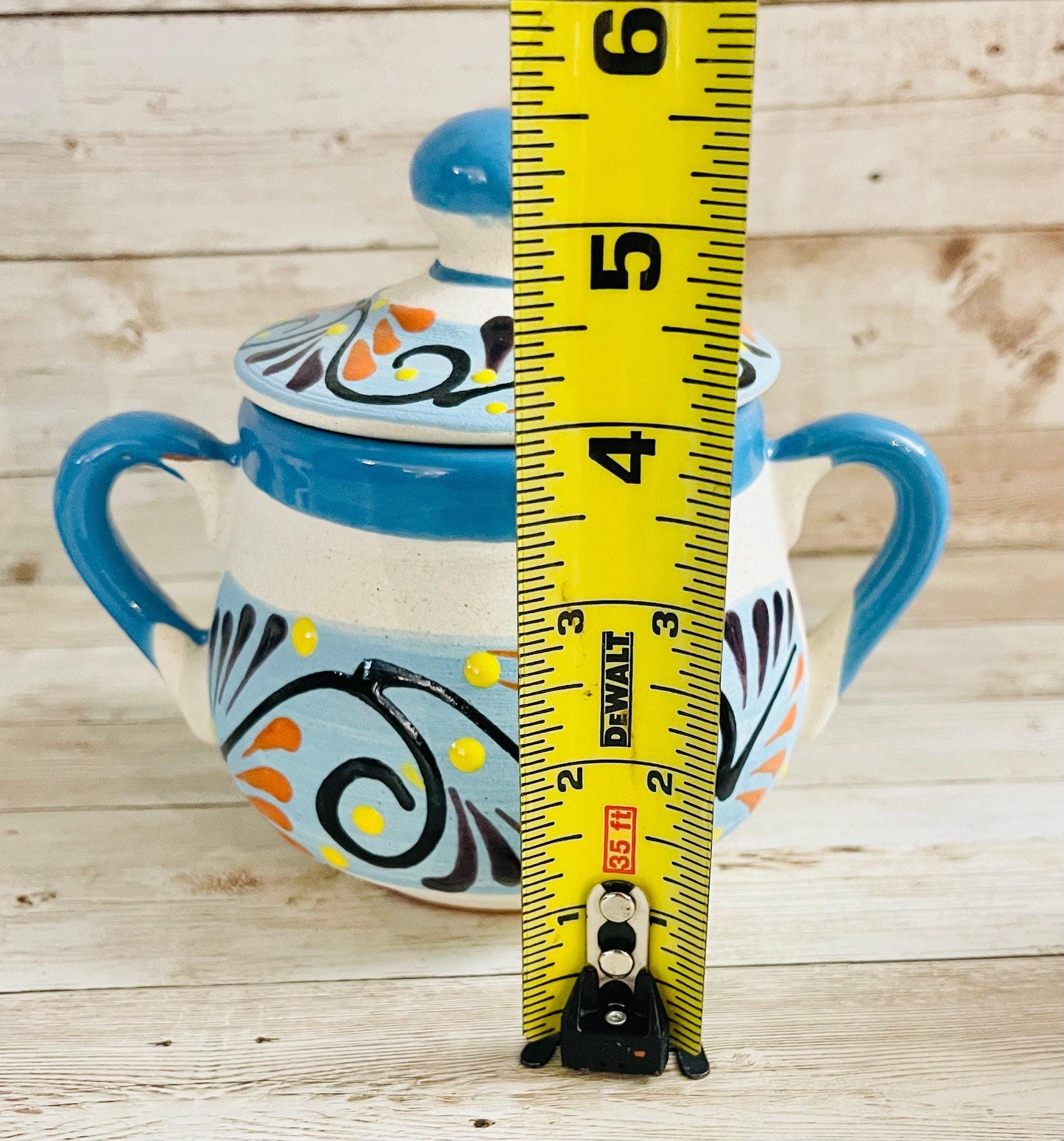 Terra Cotta Mexican Art Pottery Sugar Pot with 2 mugs. Azucarera artesanal mexicana engove con 2 tazas