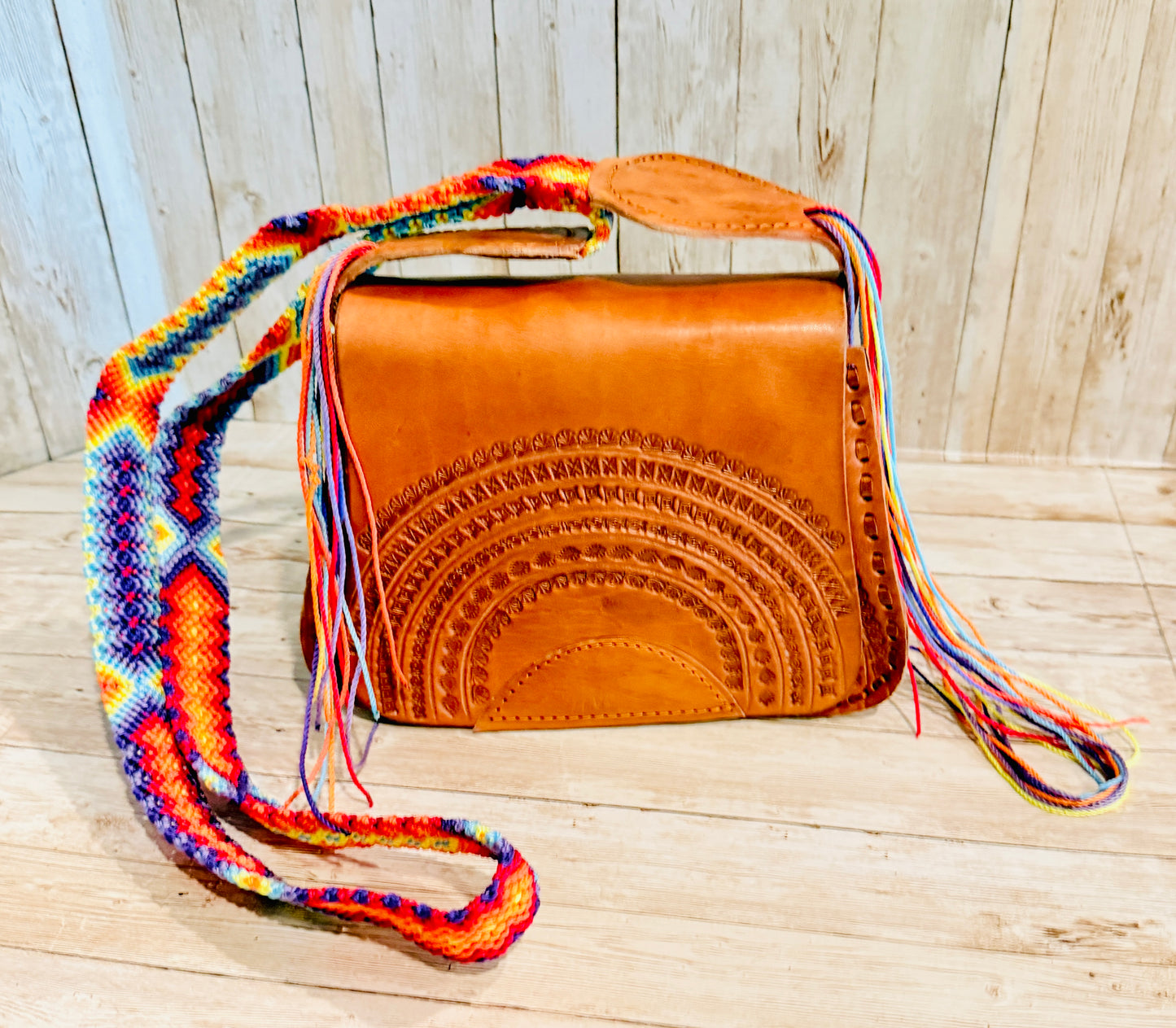 Mexican Leather Tooled Crossbody Handbag Bolsa Mexicana de Piel Cincelada