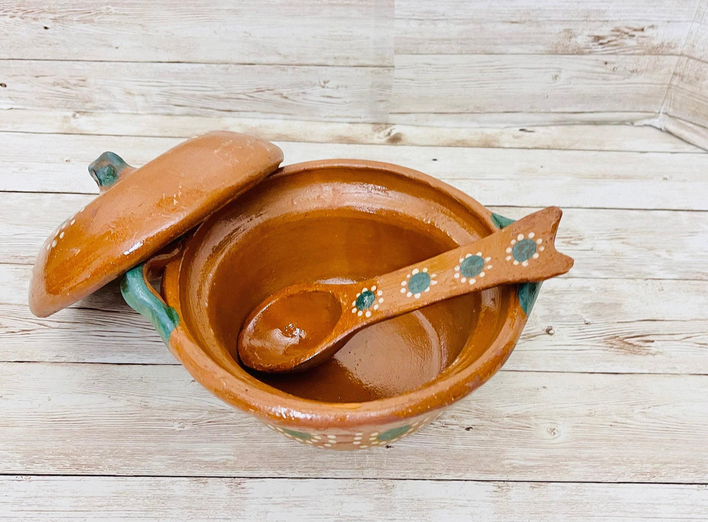 Mexican Casserole with Lid and Spoon Cazuela de Barro con Tapa y Cuchara