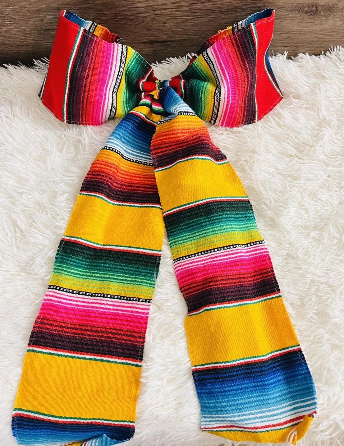 Mexican Sarape 15x20 inch Bow Moño de Sarape Mexicano 15x20 pulgadas