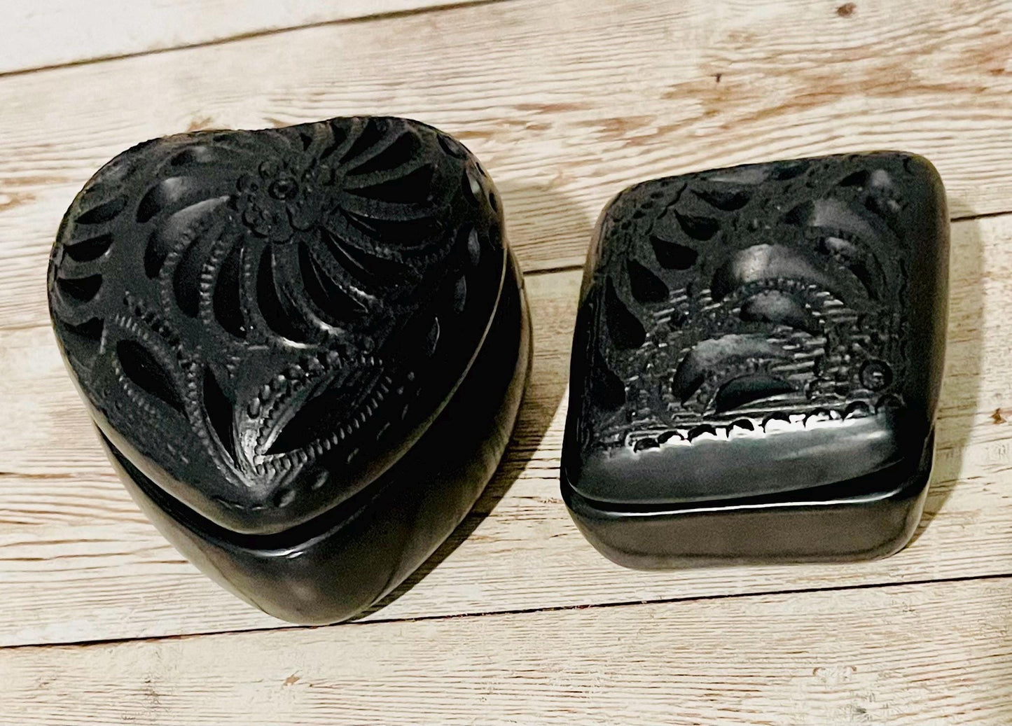 2x Mexican Artesanal Black Oaxaca Clay Handmade Jewelry Boxes 2x Joyeros Artesanales Mexicanos de Barro Negro de Oaxaca