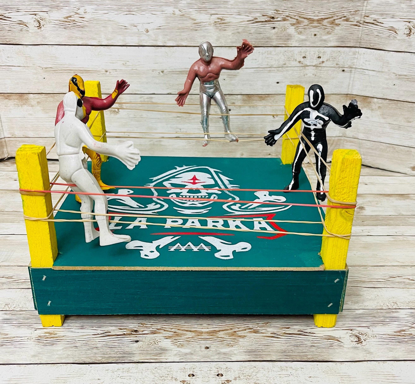 Mexican Lucha Libre Toy Wrestler Fighting Ring with 4 Luchadores Ring de Luchadores con 4 Figuras