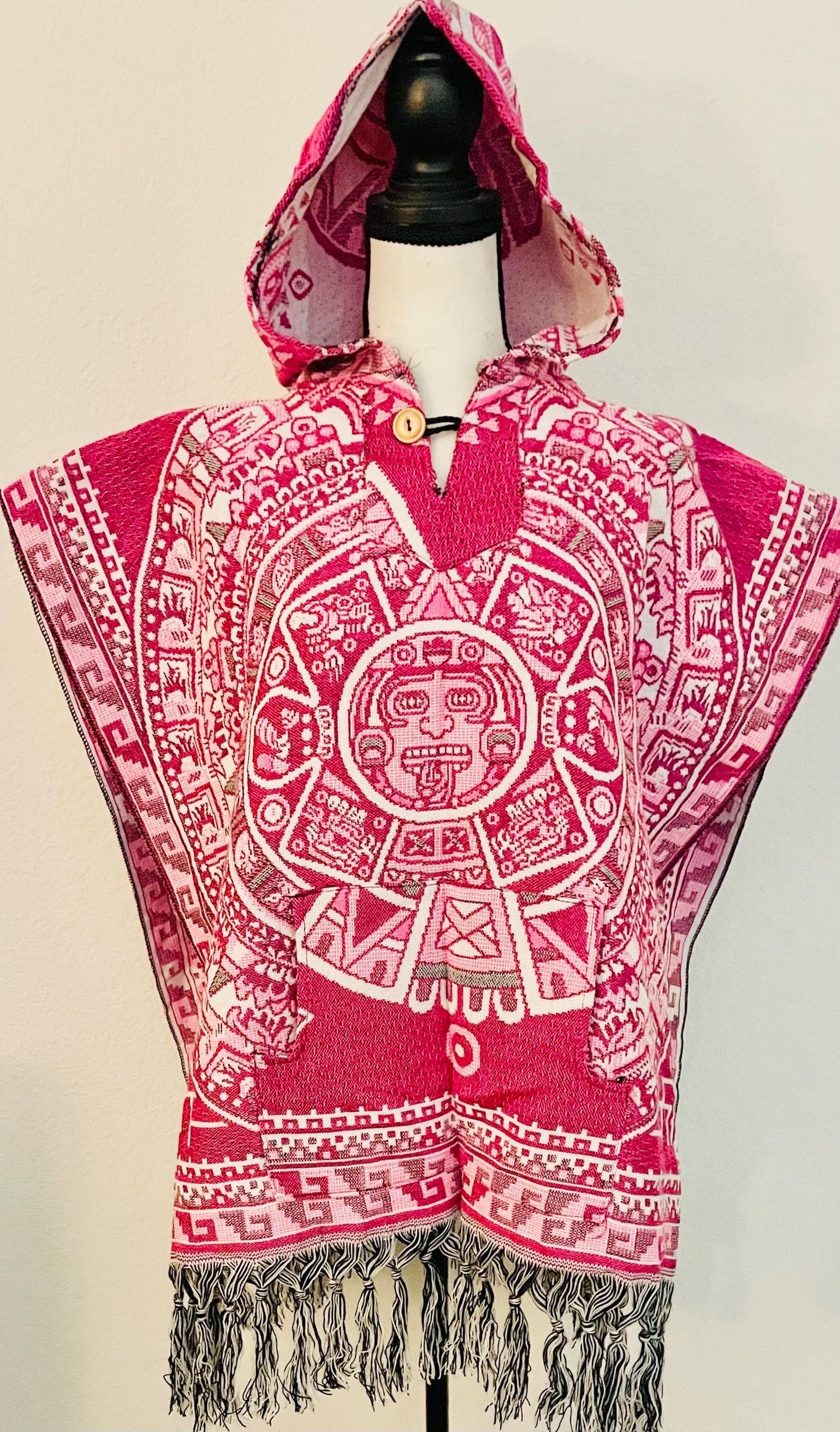 Gavan Delgado Poncho Mexicano Calendario Azteca con Gorro Mexican Thin Aztec Calendar Poncho with Hoodie