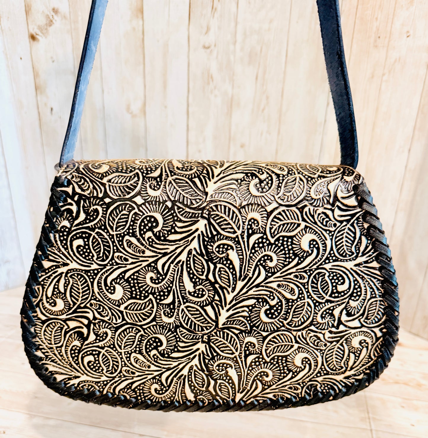 Mexican Leather Tooled Crossbody Handbag Bolsa Mexicana de Piel Cincelada