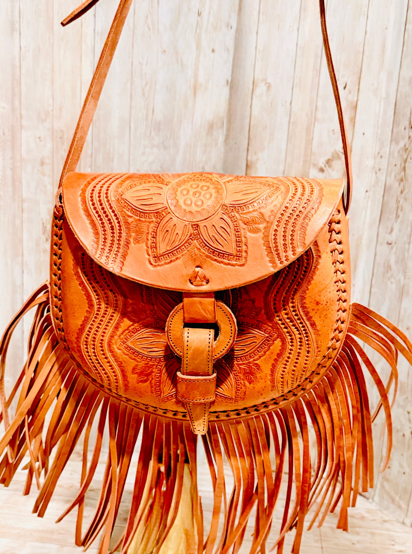 Mexican Leather Tooled Fringe Crossbody Handbag Bolsa Mexicana de Piel Cincelada con Flecos