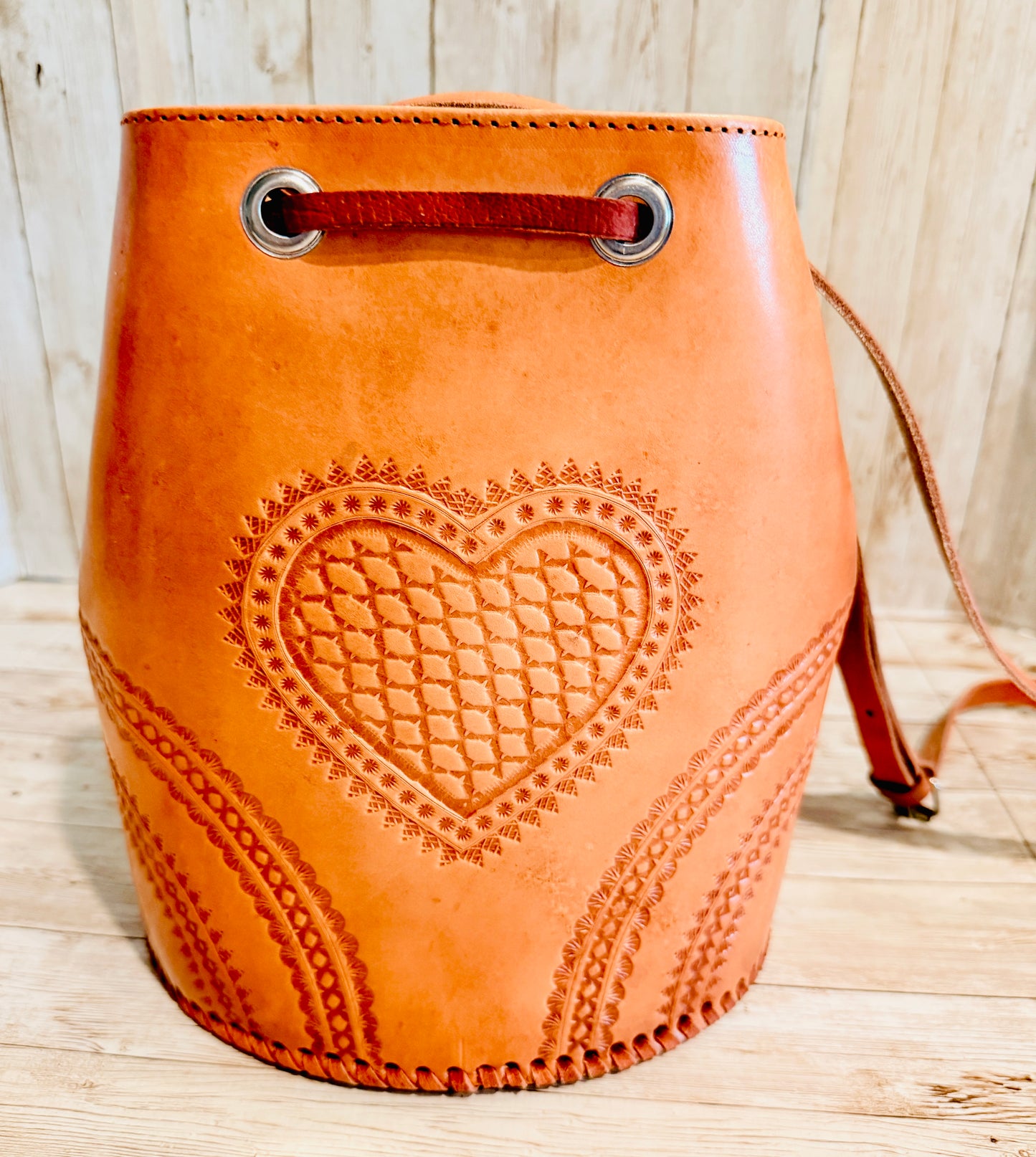 Cowhide Leather
Bucket Bag Handmade
Vaqueta Purse,
Western Bag Hair On Hide Handbag Mexican
Artisan Bag Bolsa
Vaqueta de Piel con
Pelo