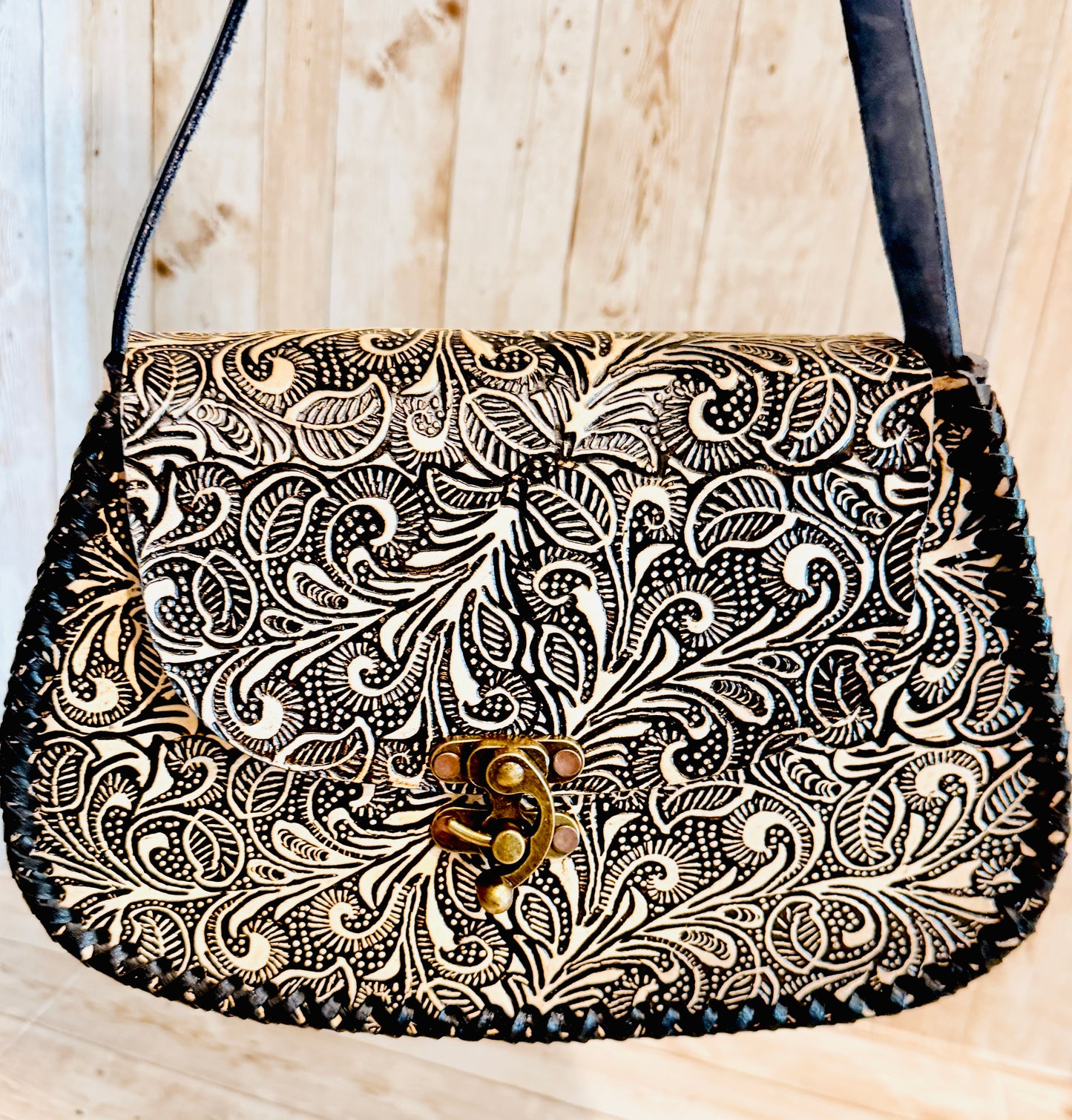 Mexican Leather Tooled Crossbody Handbag Bolsa Mexicana de Piel Cincelada