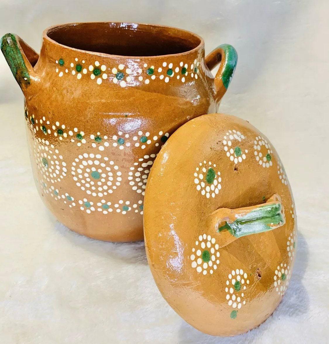 Olla de Barro Decorada con Tapa Clay Pot with lid Fits Up 128 Fluid Ounces Terracota Pot